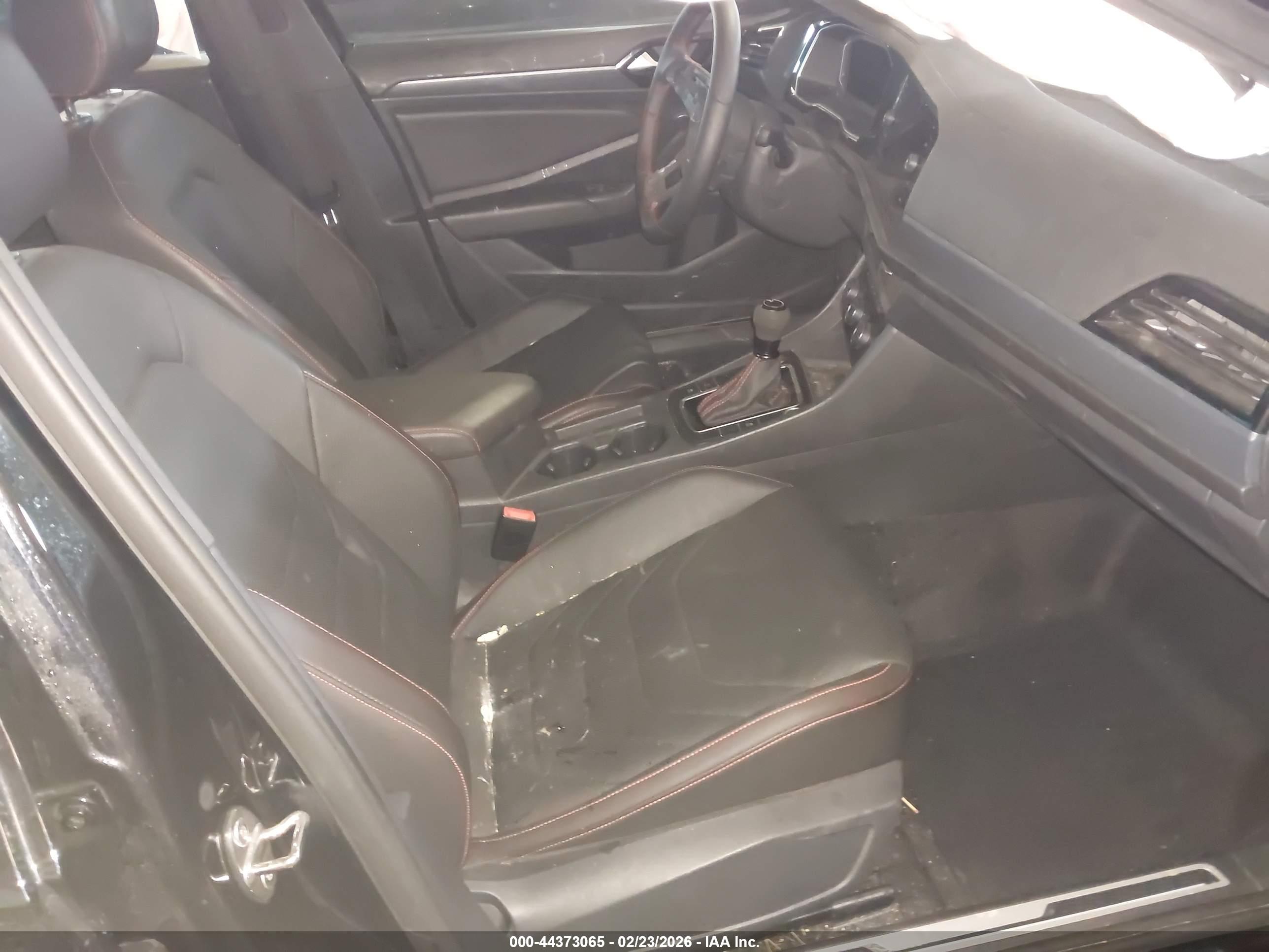 VOLKSWAGEN JETTA image 5