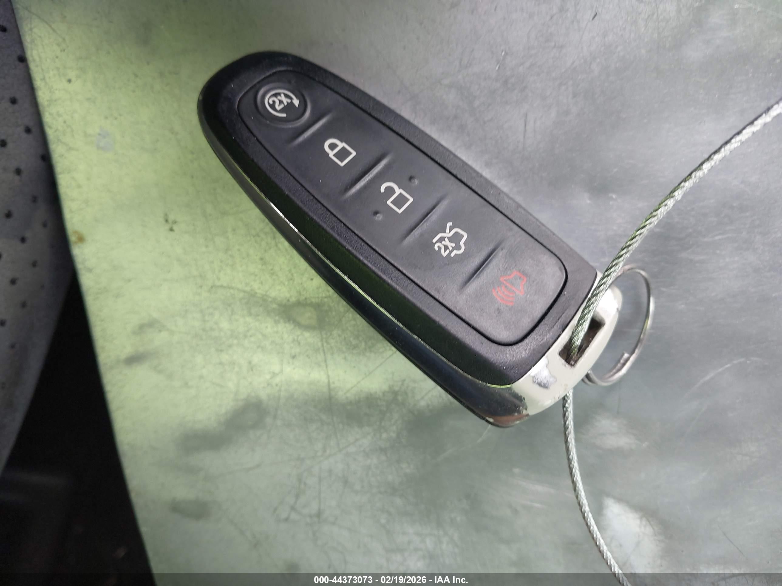 FORD TAURUS image 11