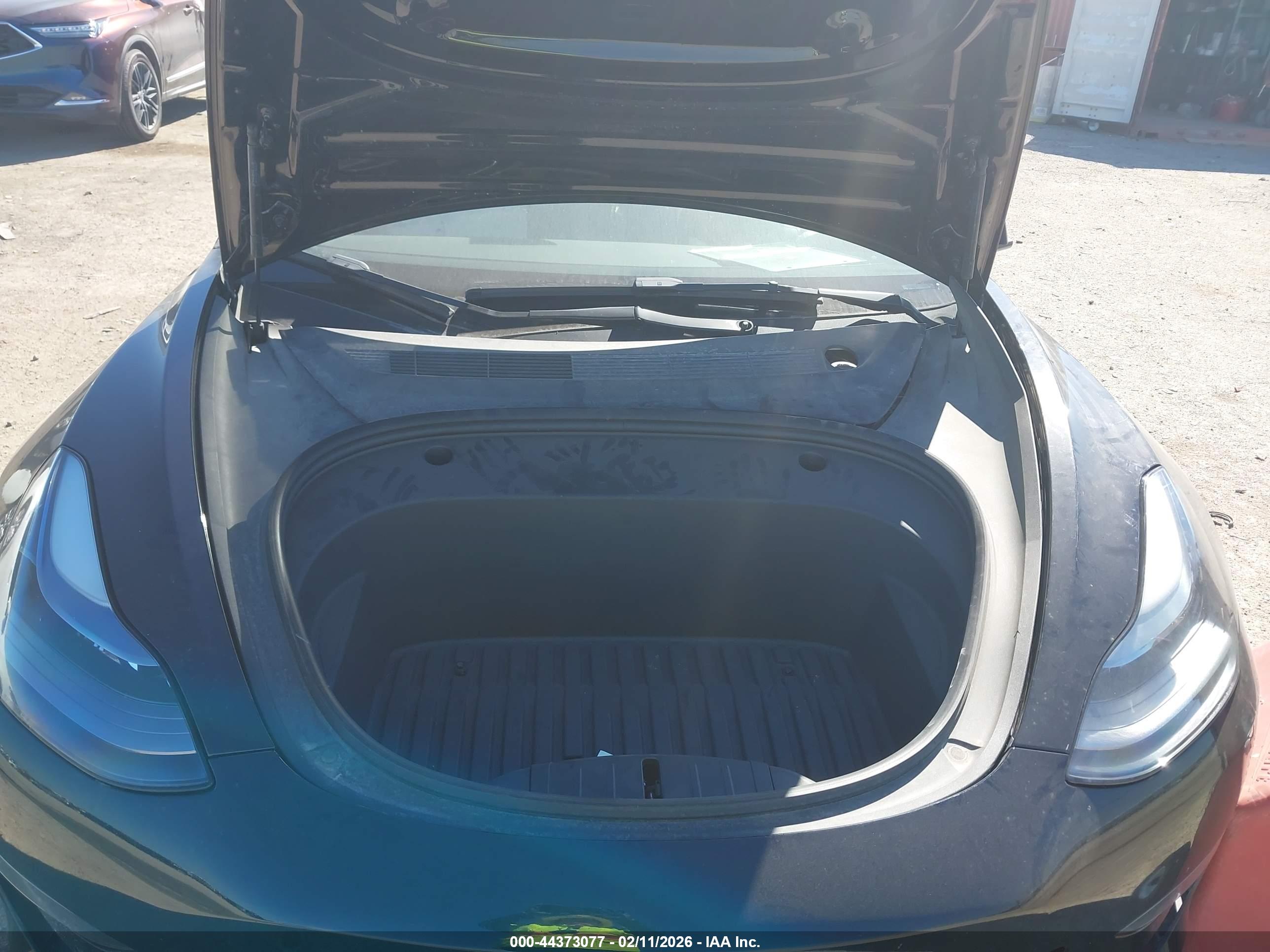 TESLA MODEL image 10