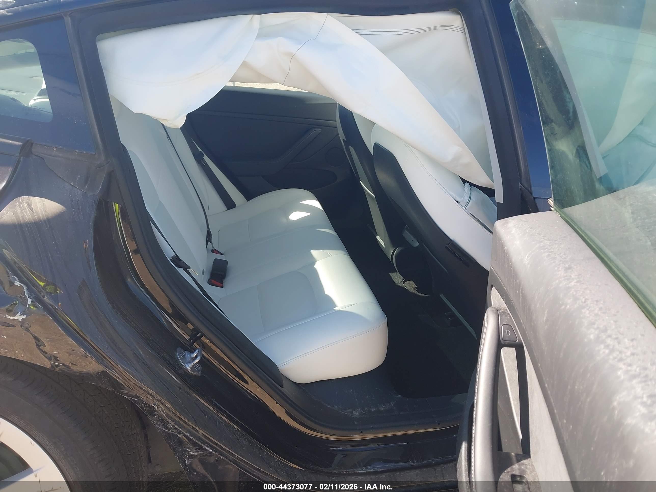 TESLA MODEL image 8