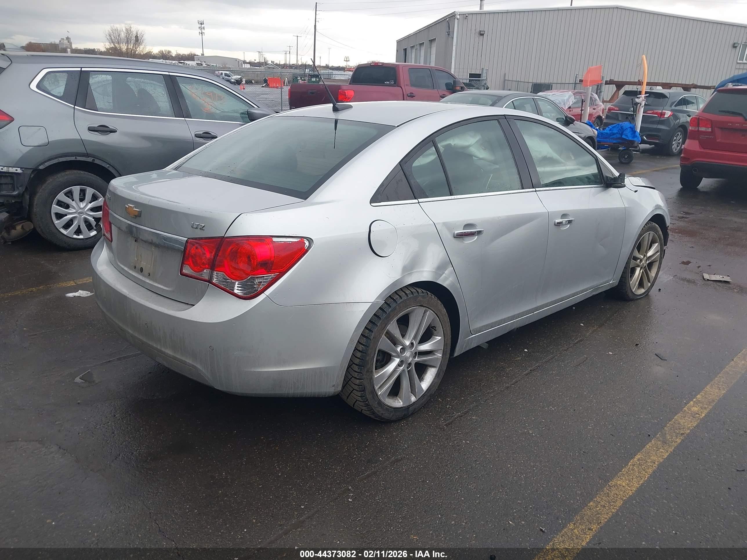 CHEVROLET CRUZE image 4