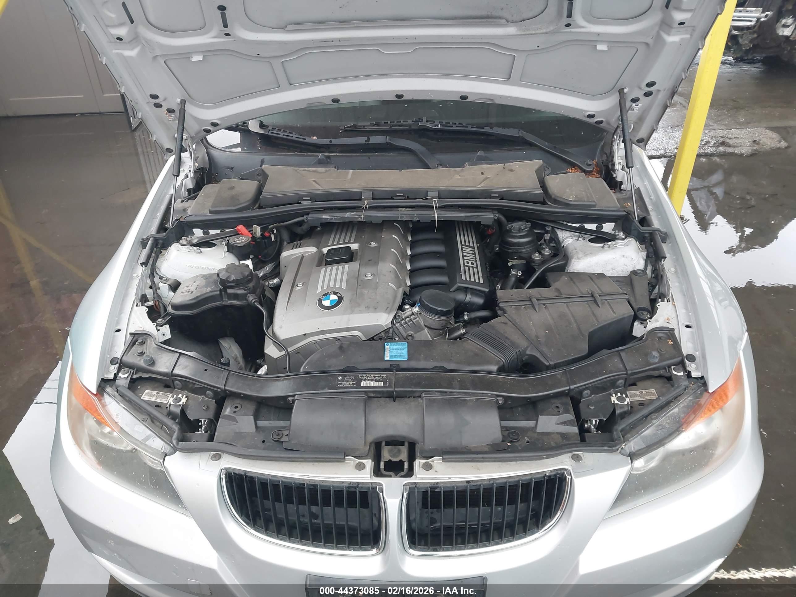 BMW 325I image 10