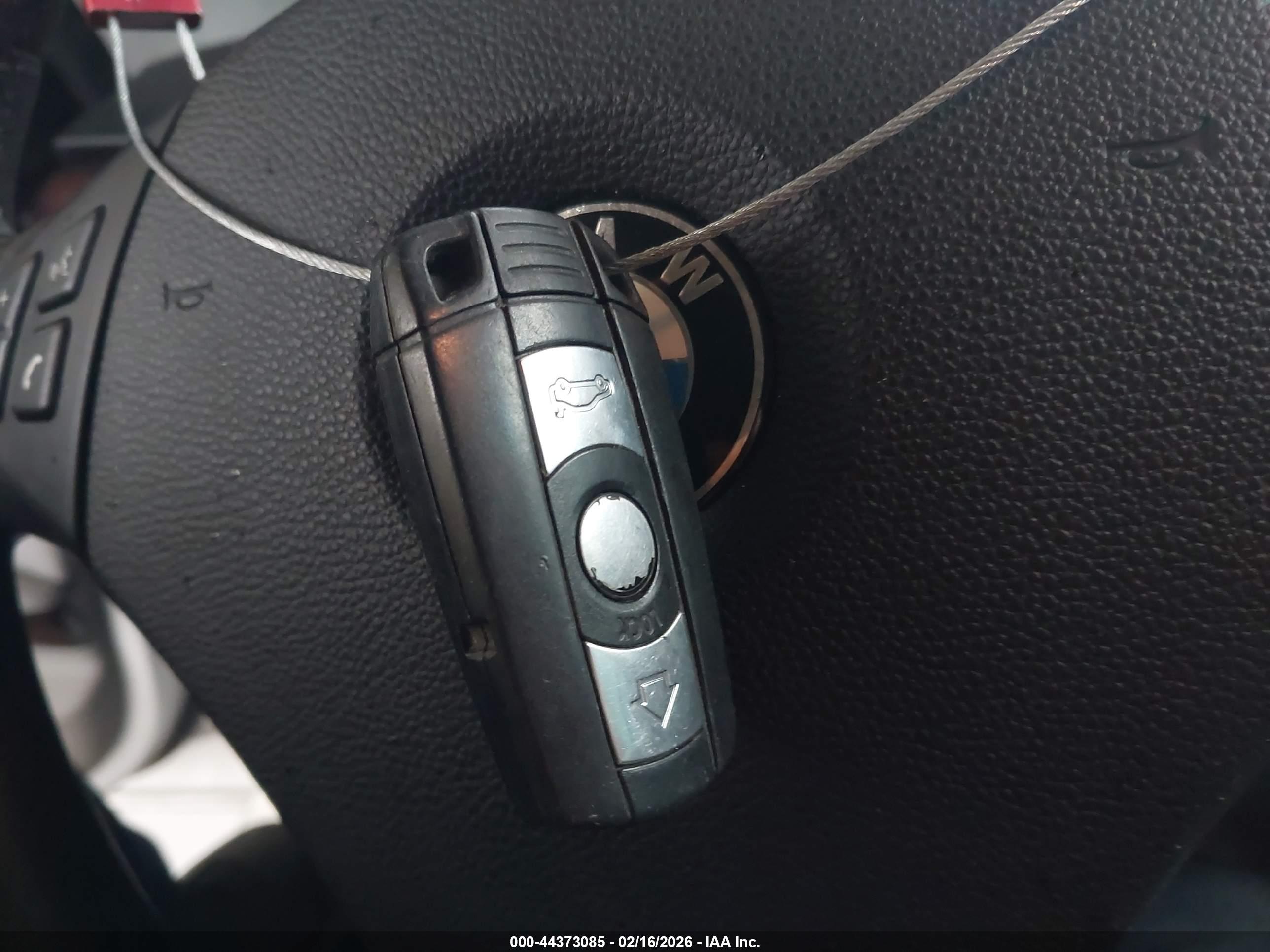 BMW 325I image 11