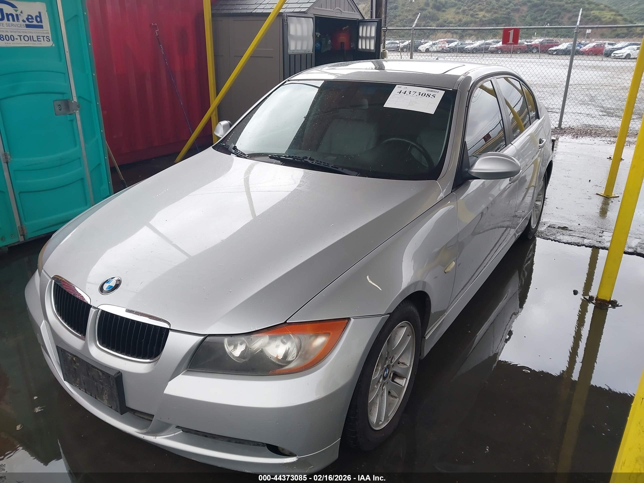 BMW 325I image 2