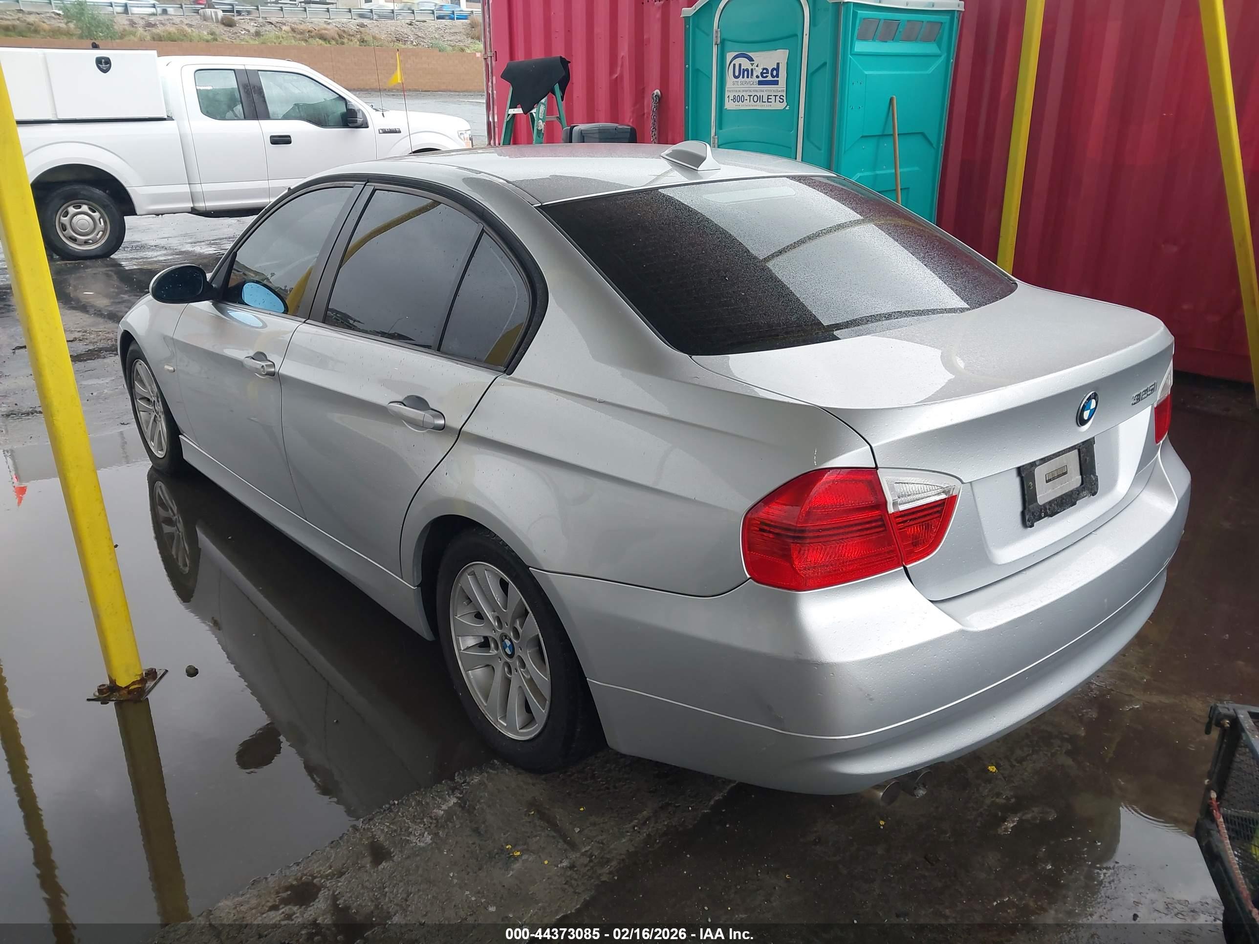BMW 325I image 3
