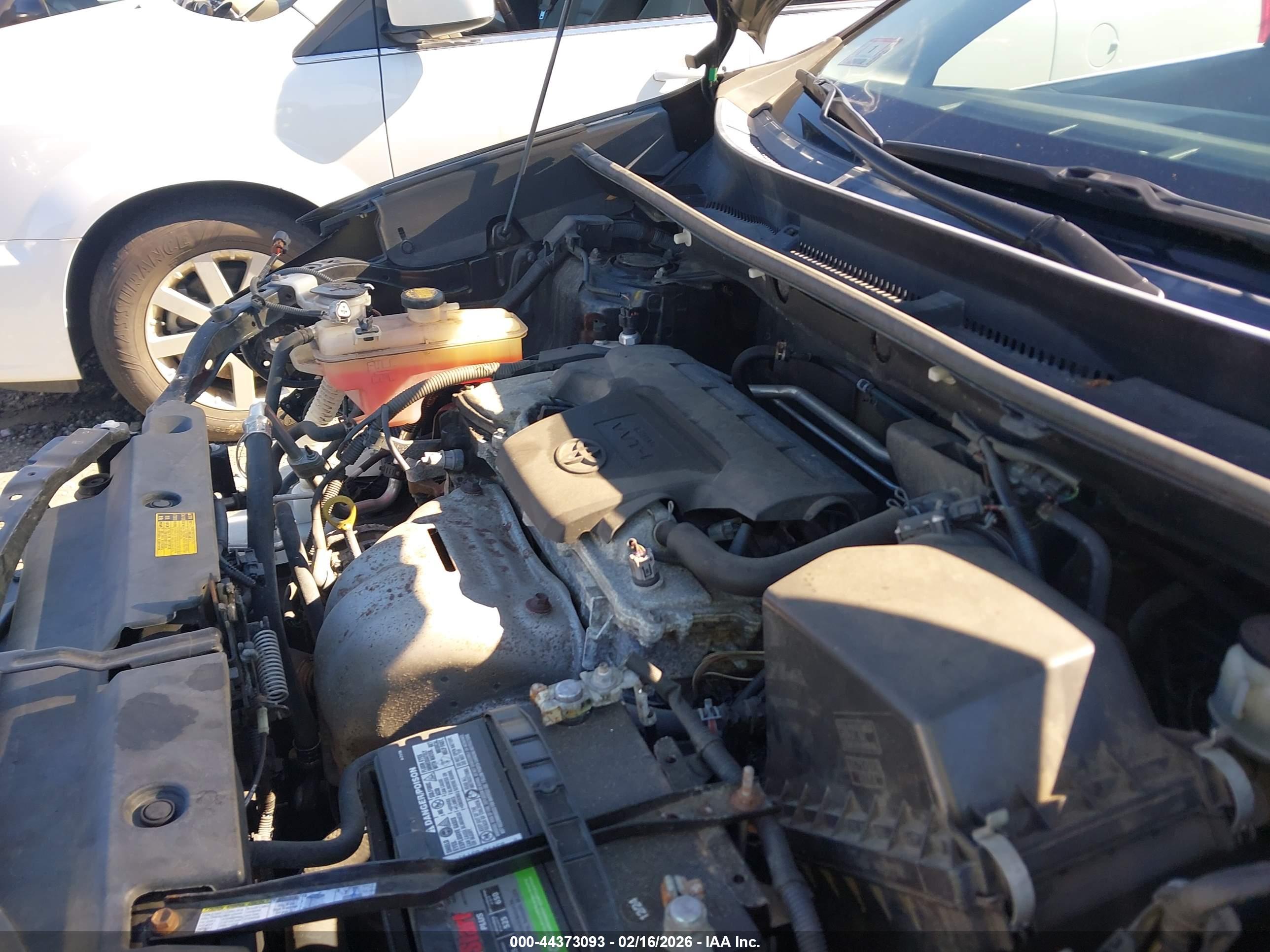 TOYOTA RAV4 image 10