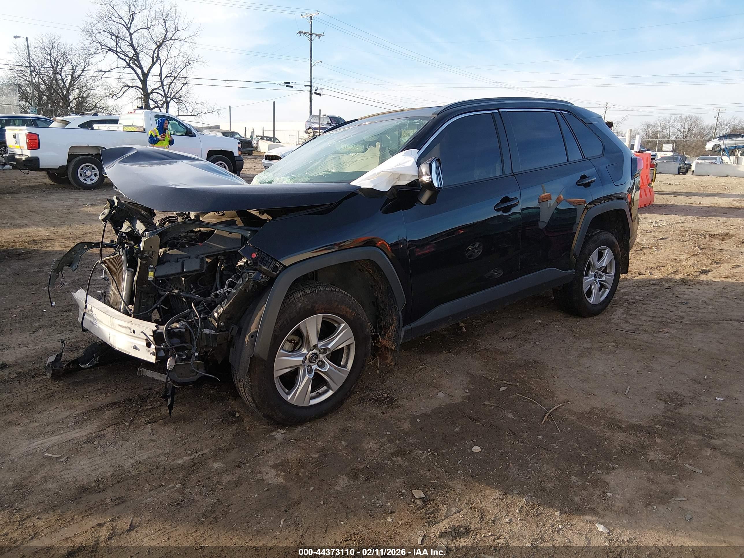 TOYOTA RAV4 image 2