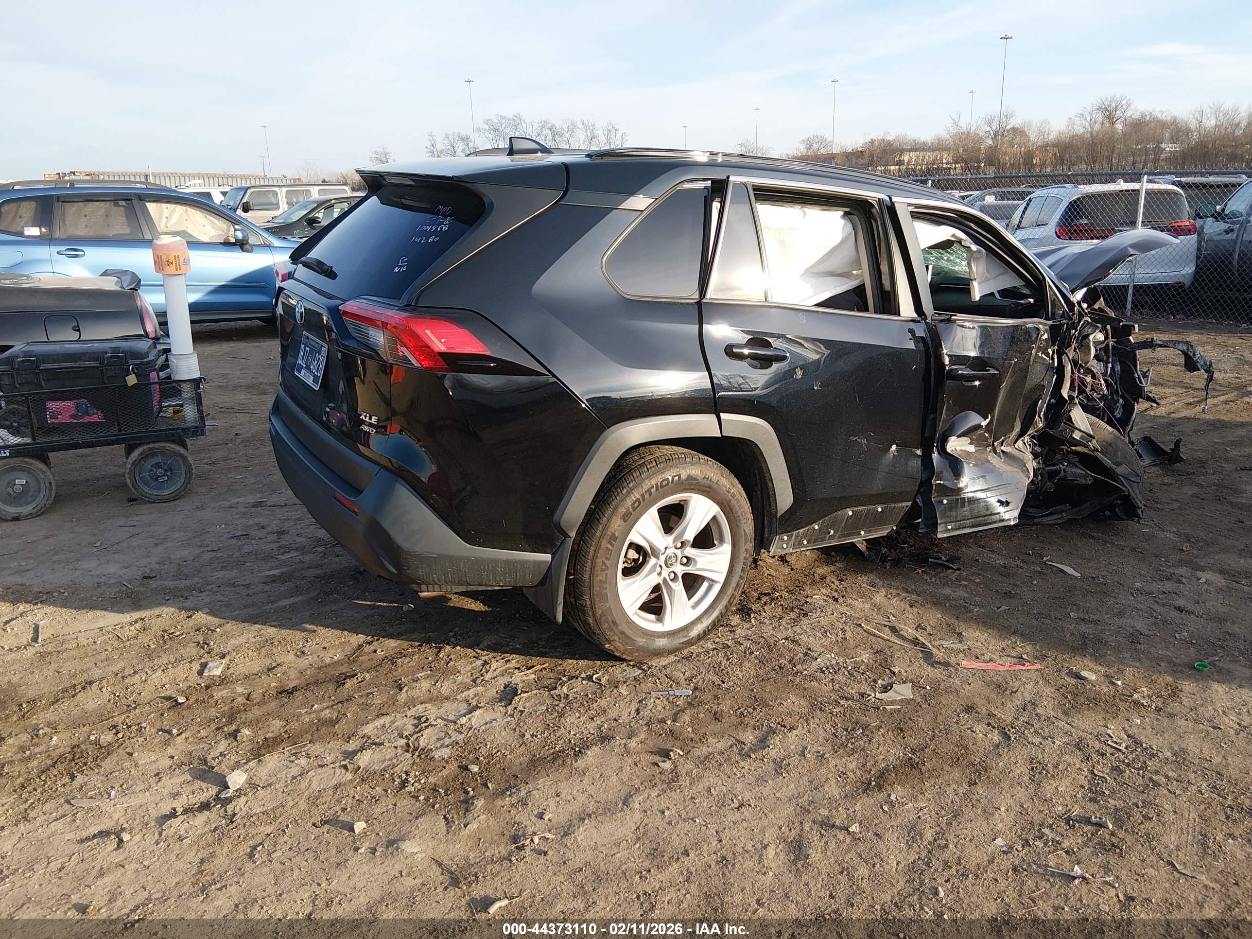 TOYOTA RAV4 image 4