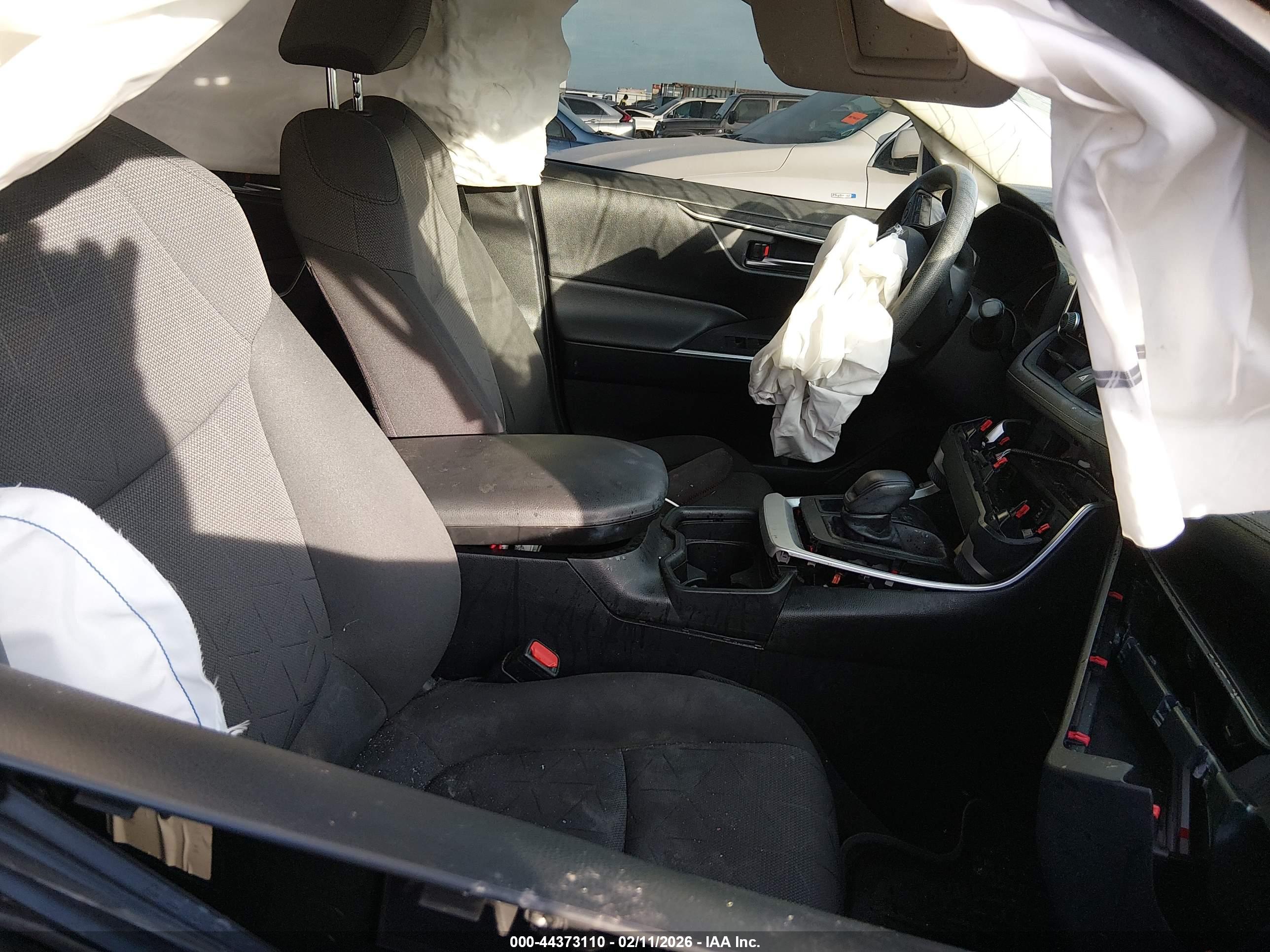 TOYOTA RAV4 image 5