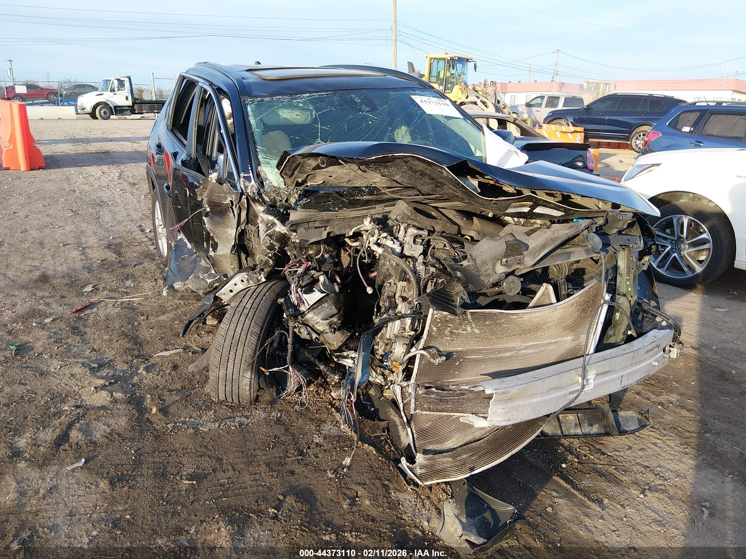 TOYOTA RAV4 image 6