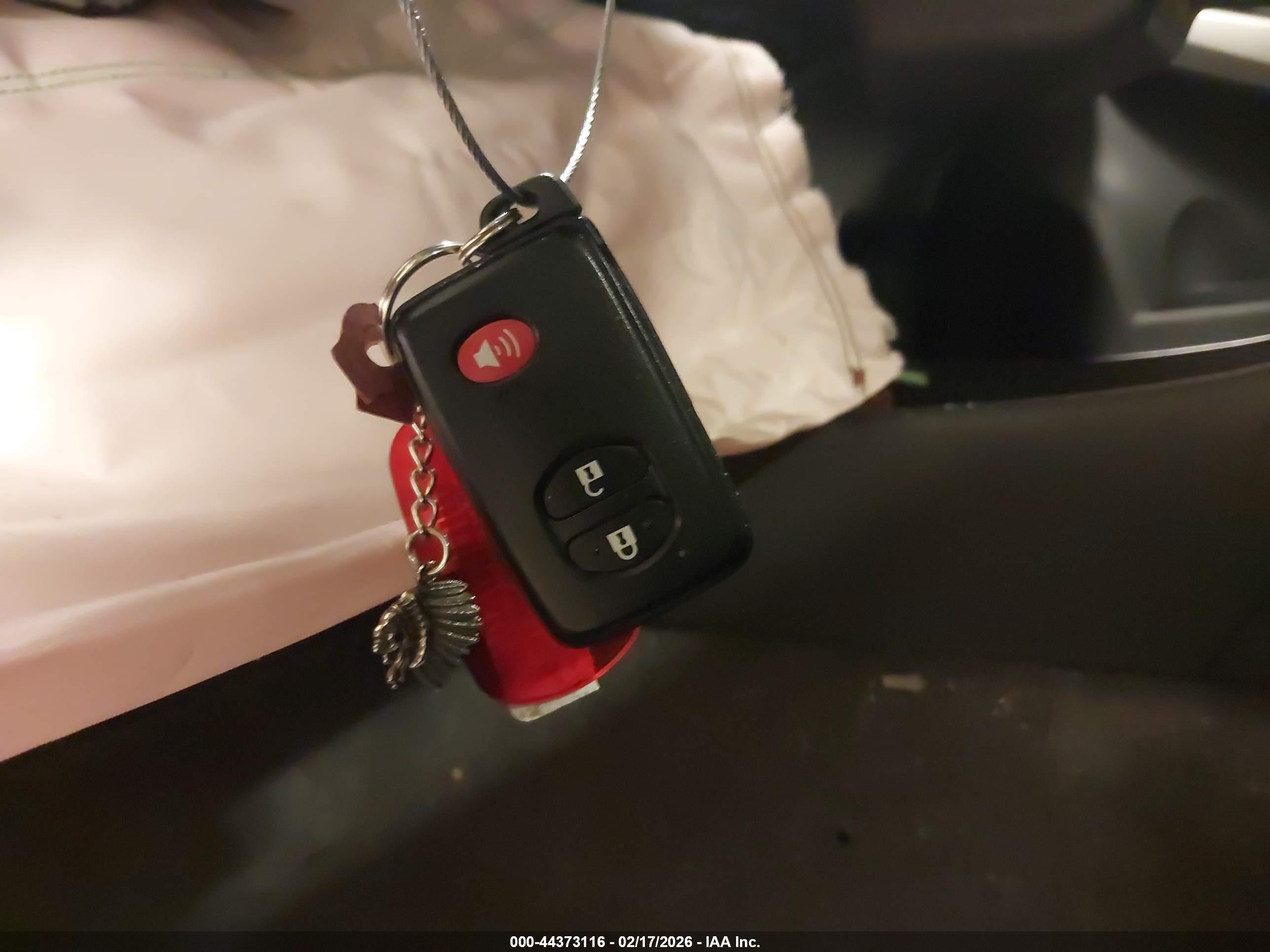 TOYOTA PRIUS image 11