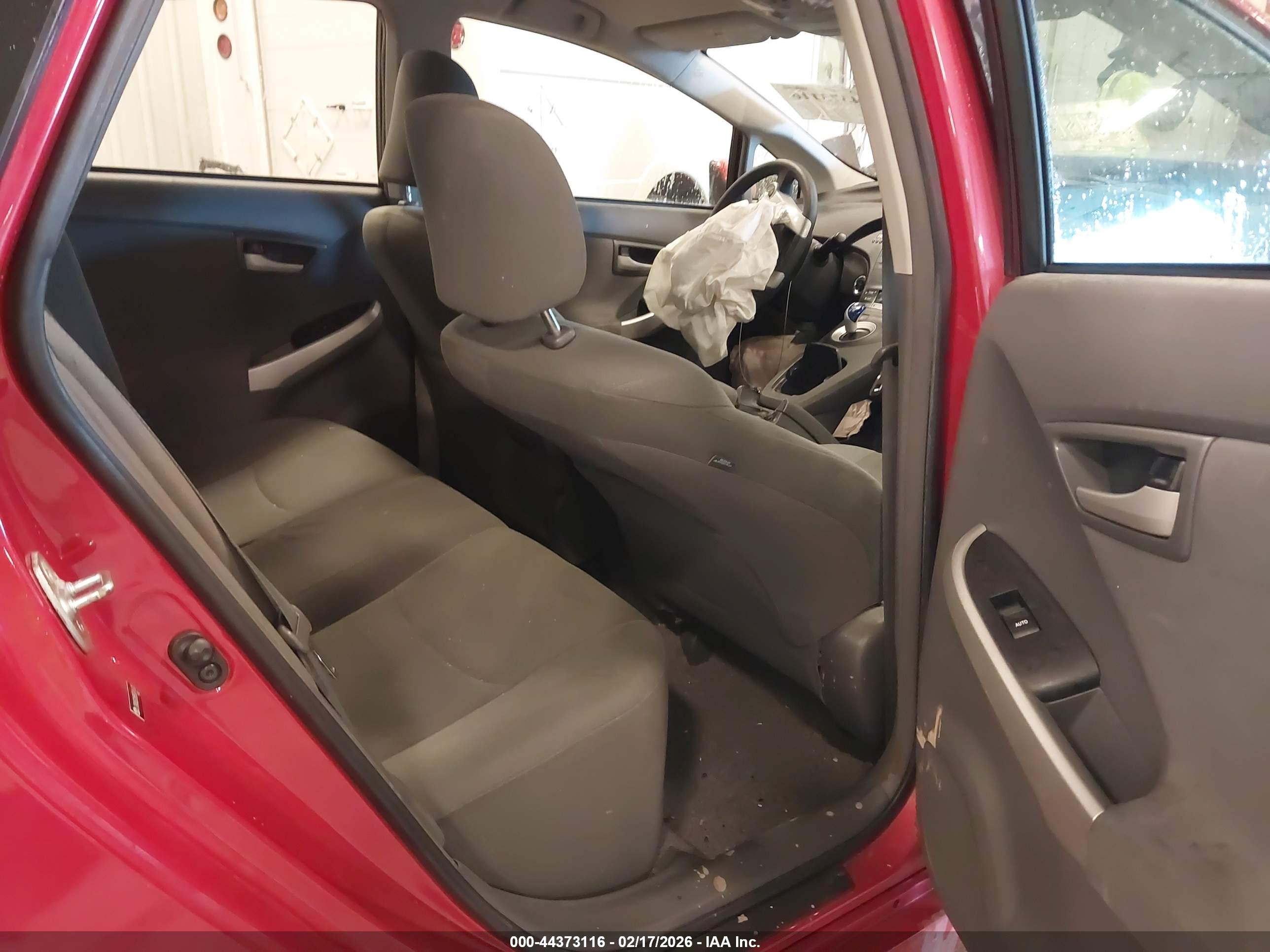 TOYOTA PRIUS image 8