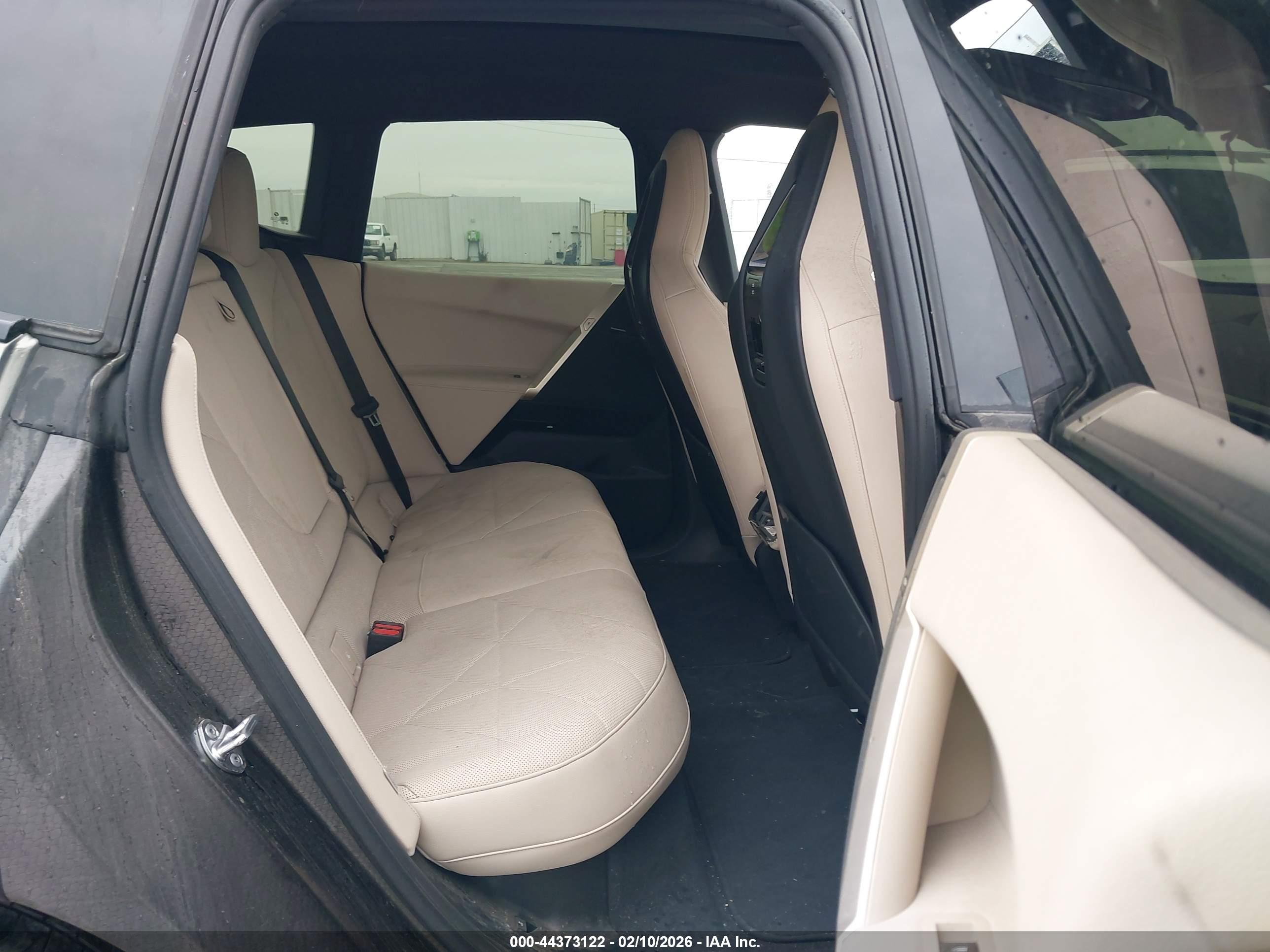 BMW IX image 8
