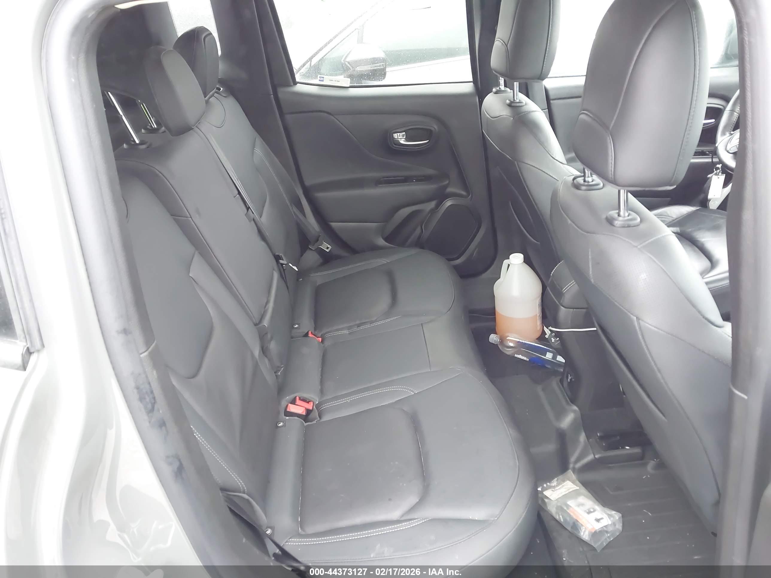 JEEP RENEGADE image 8