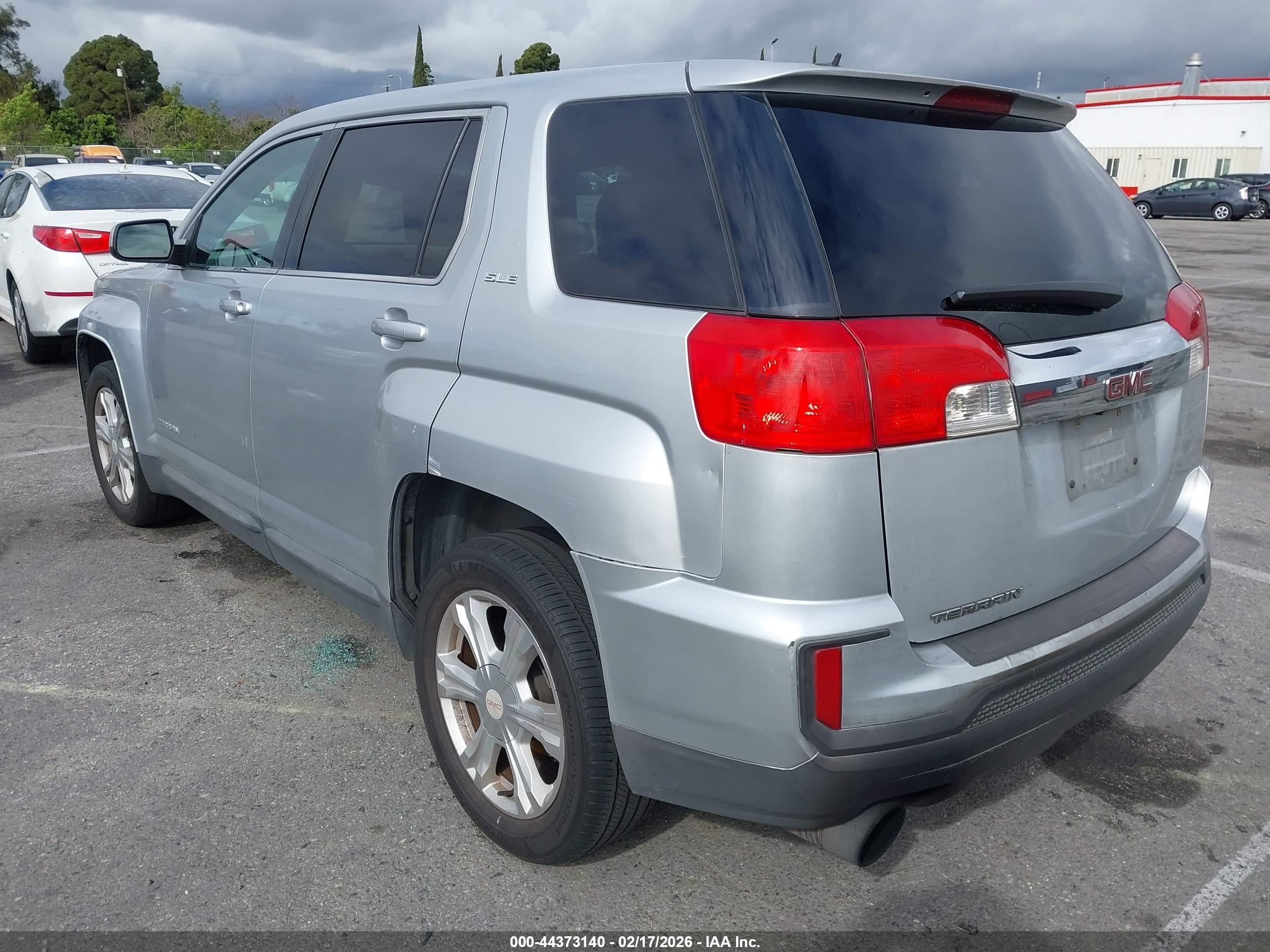 GMC TERRAIN image 3