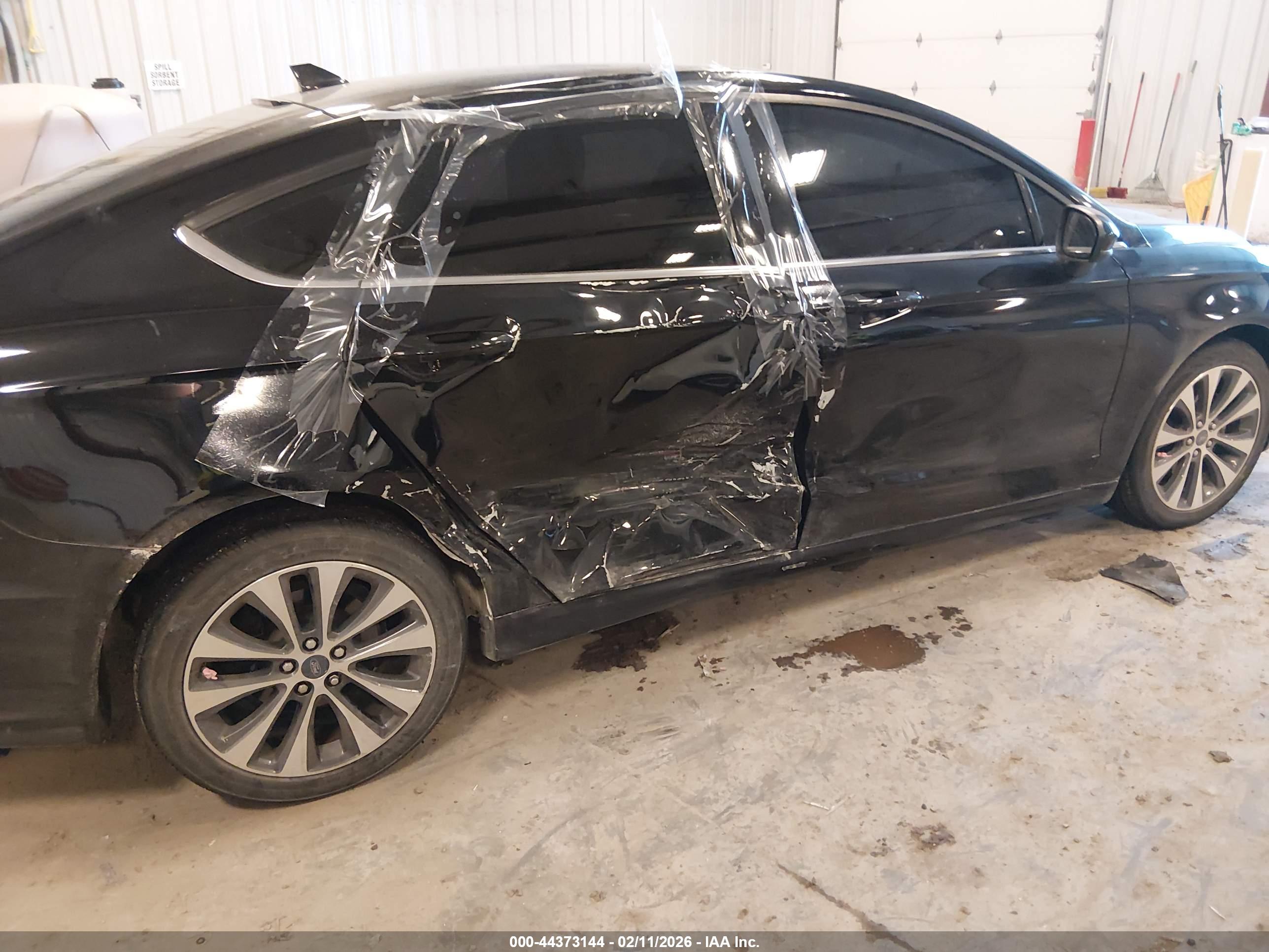 FORD FUSION image 6
