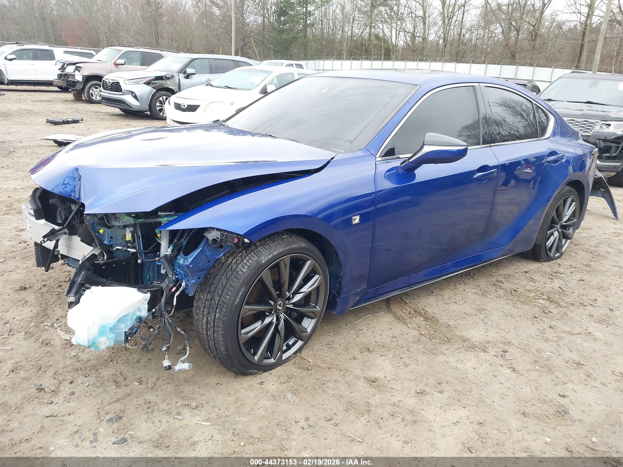 LEXUS IS image 2