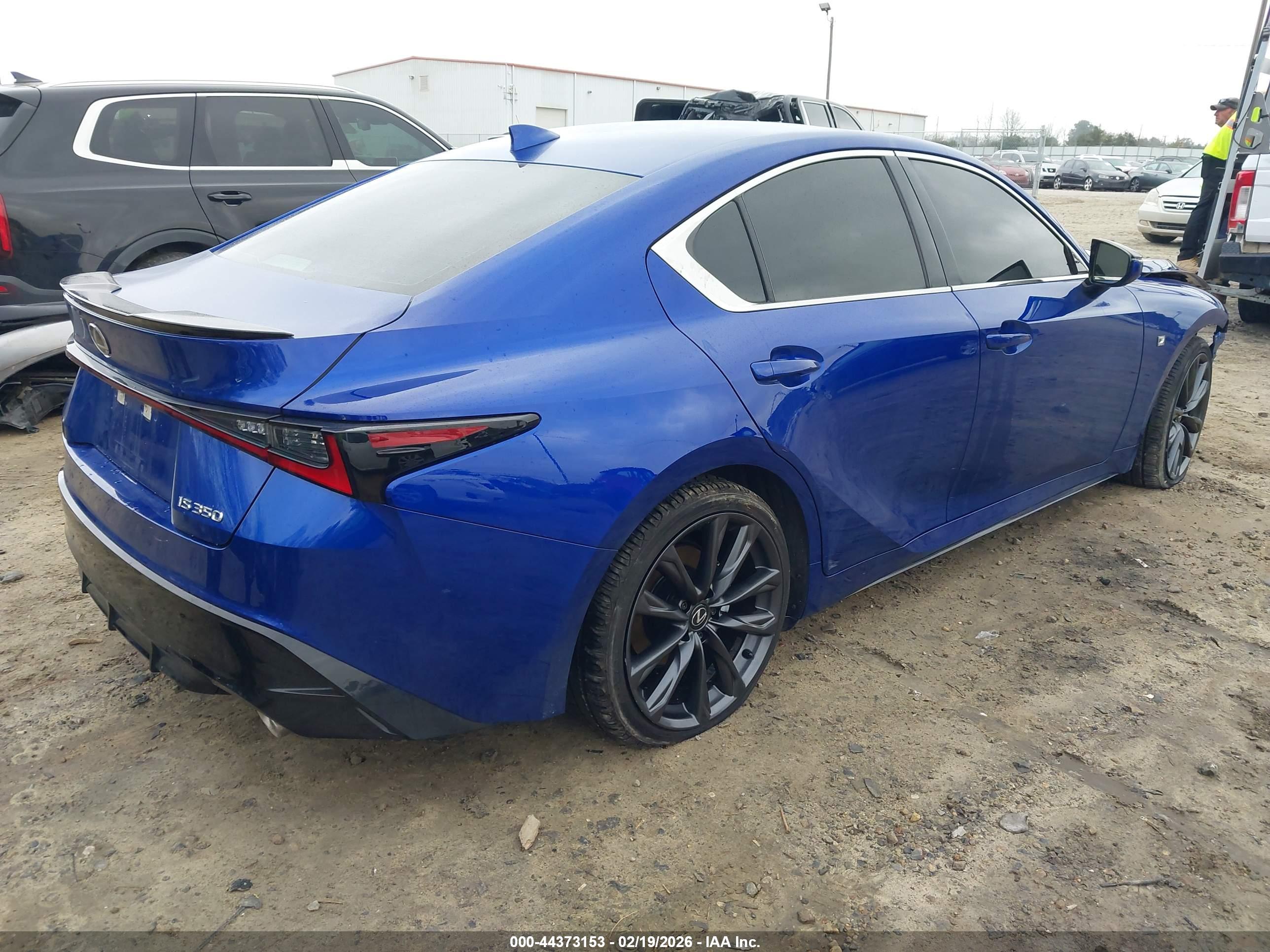 LEXUS IS image 4