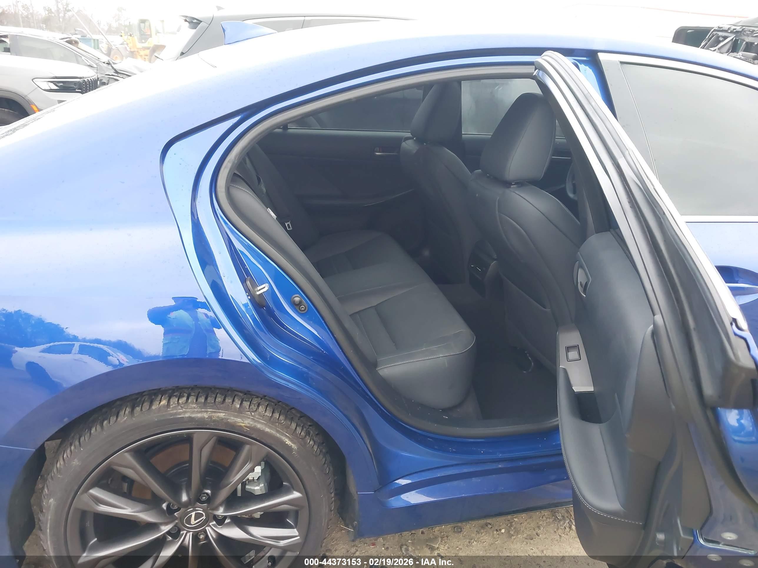 LEXUS IS image 8