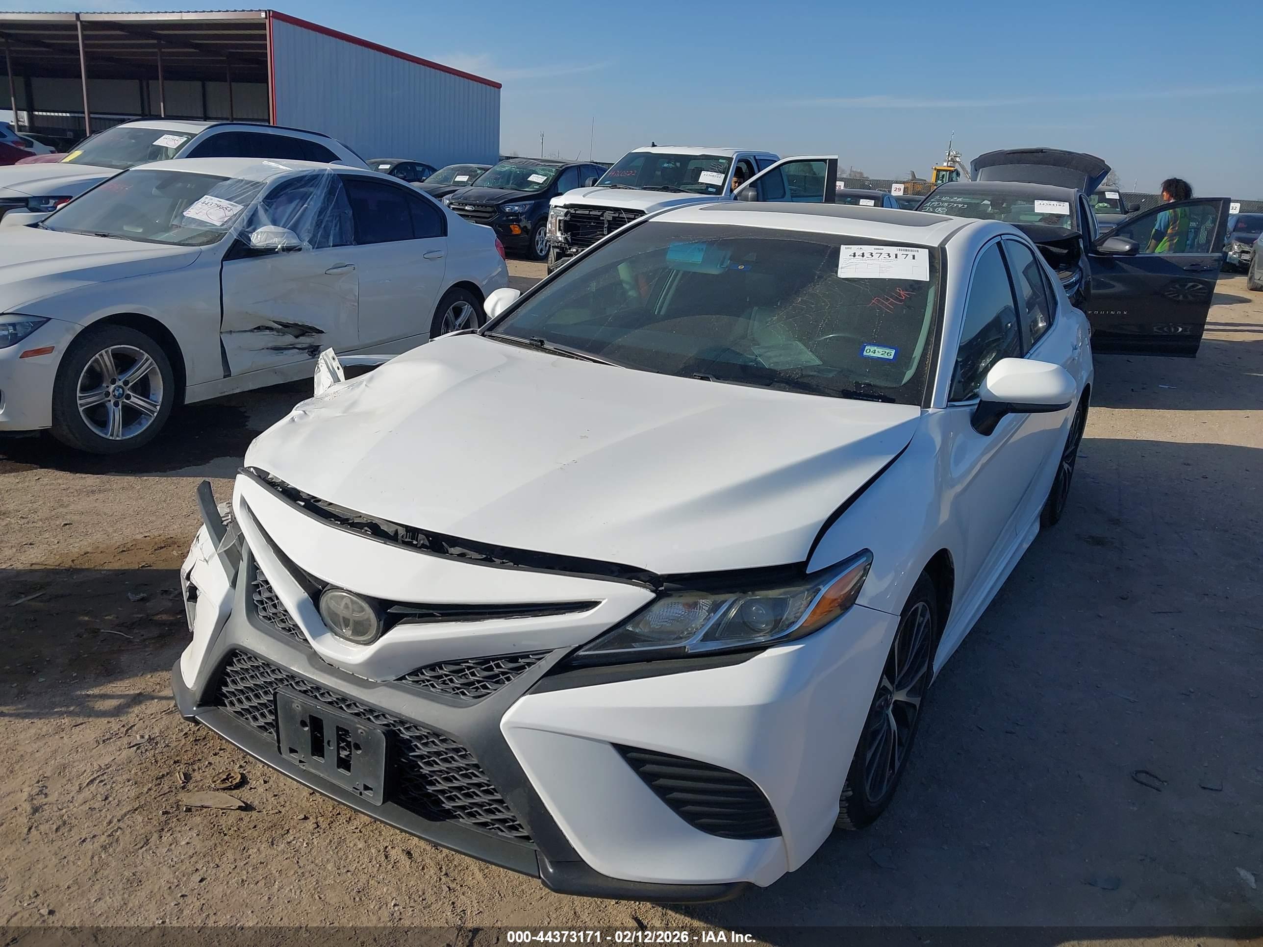 TOYOTA CAMRY image 2