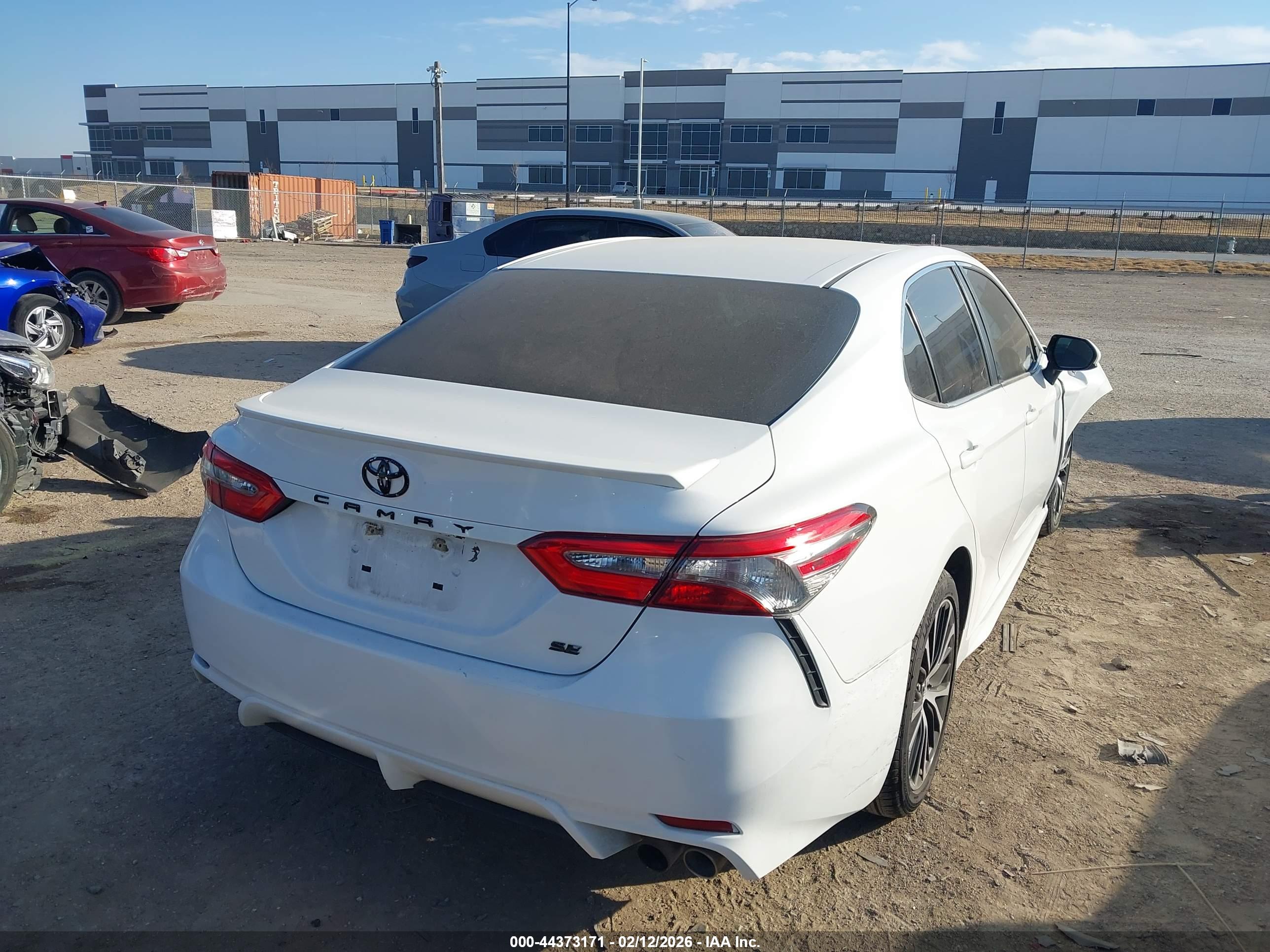 TOYOTA CAMRY image 4