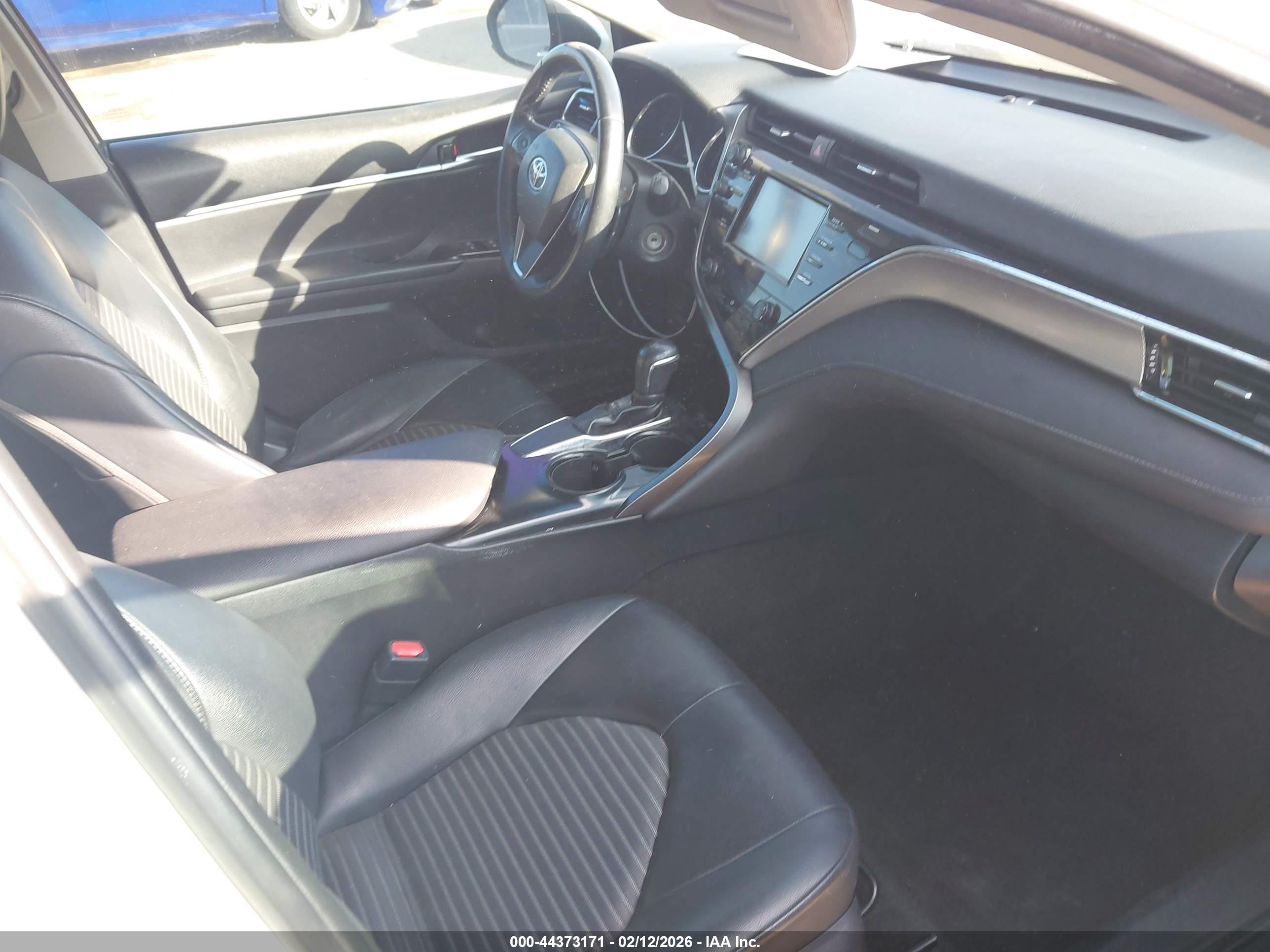 TOYOTA CAMRY image 5