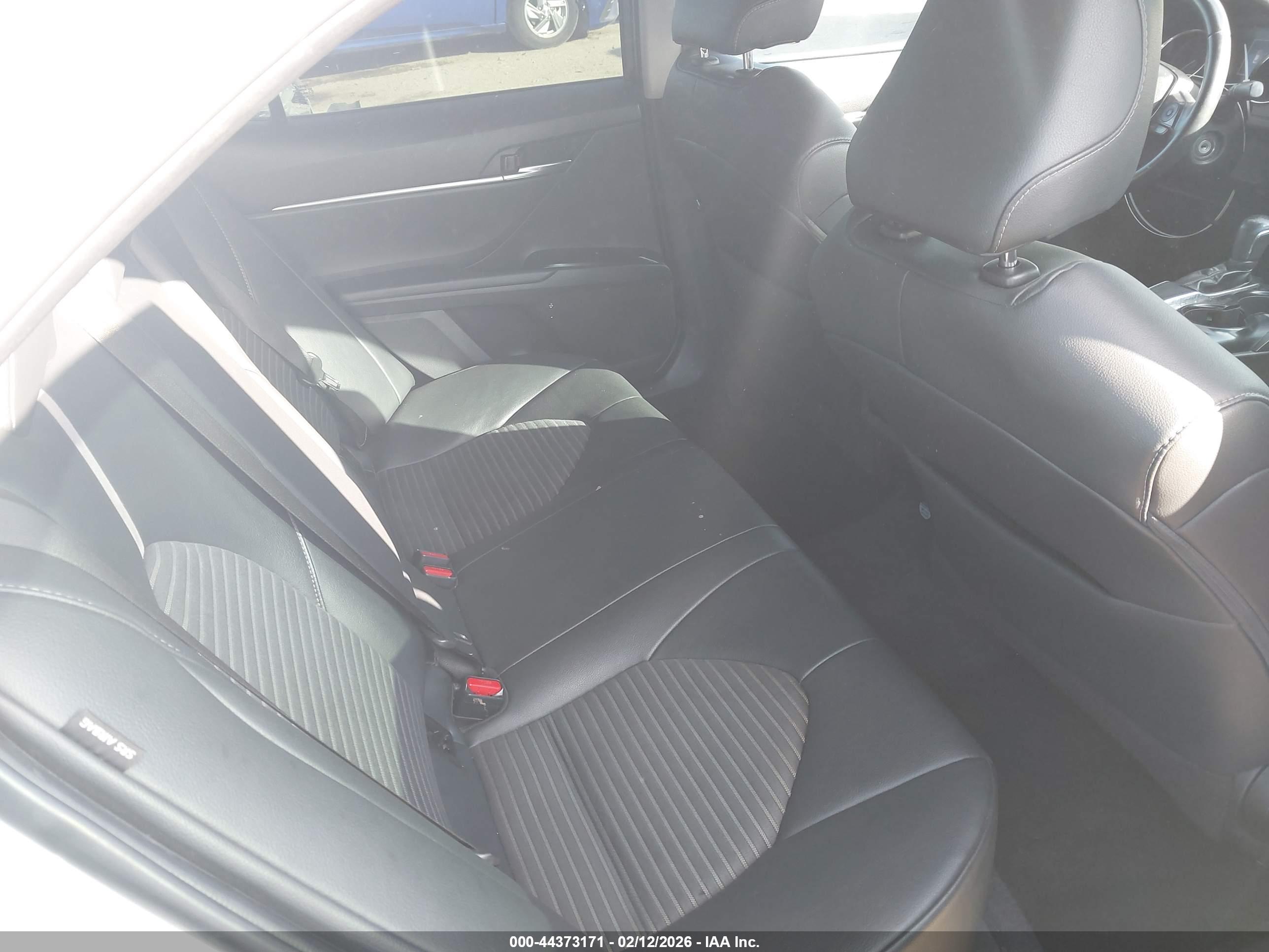 TOYOTA CAMRY image 8
