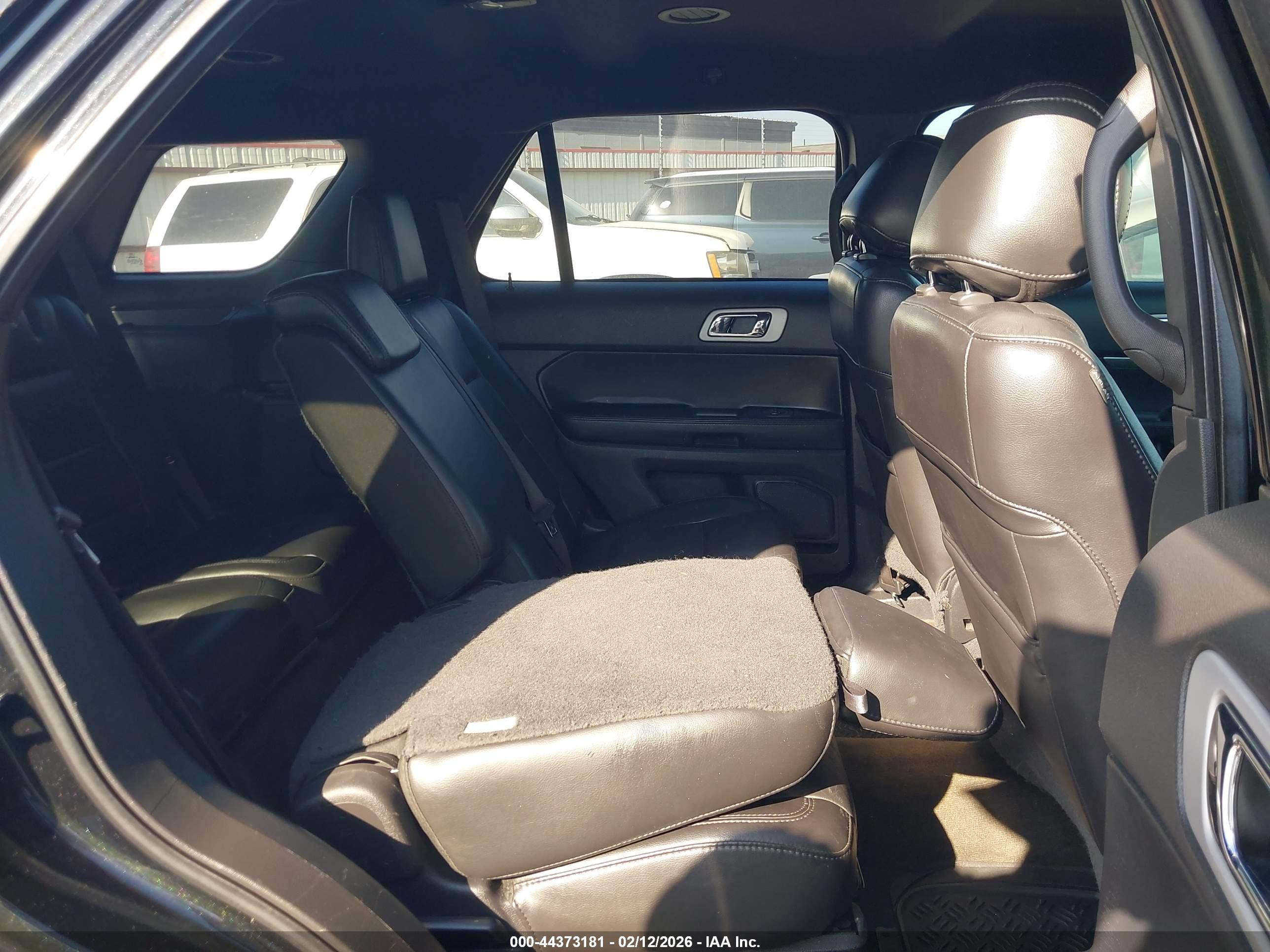 FORD EXPLORER image 8