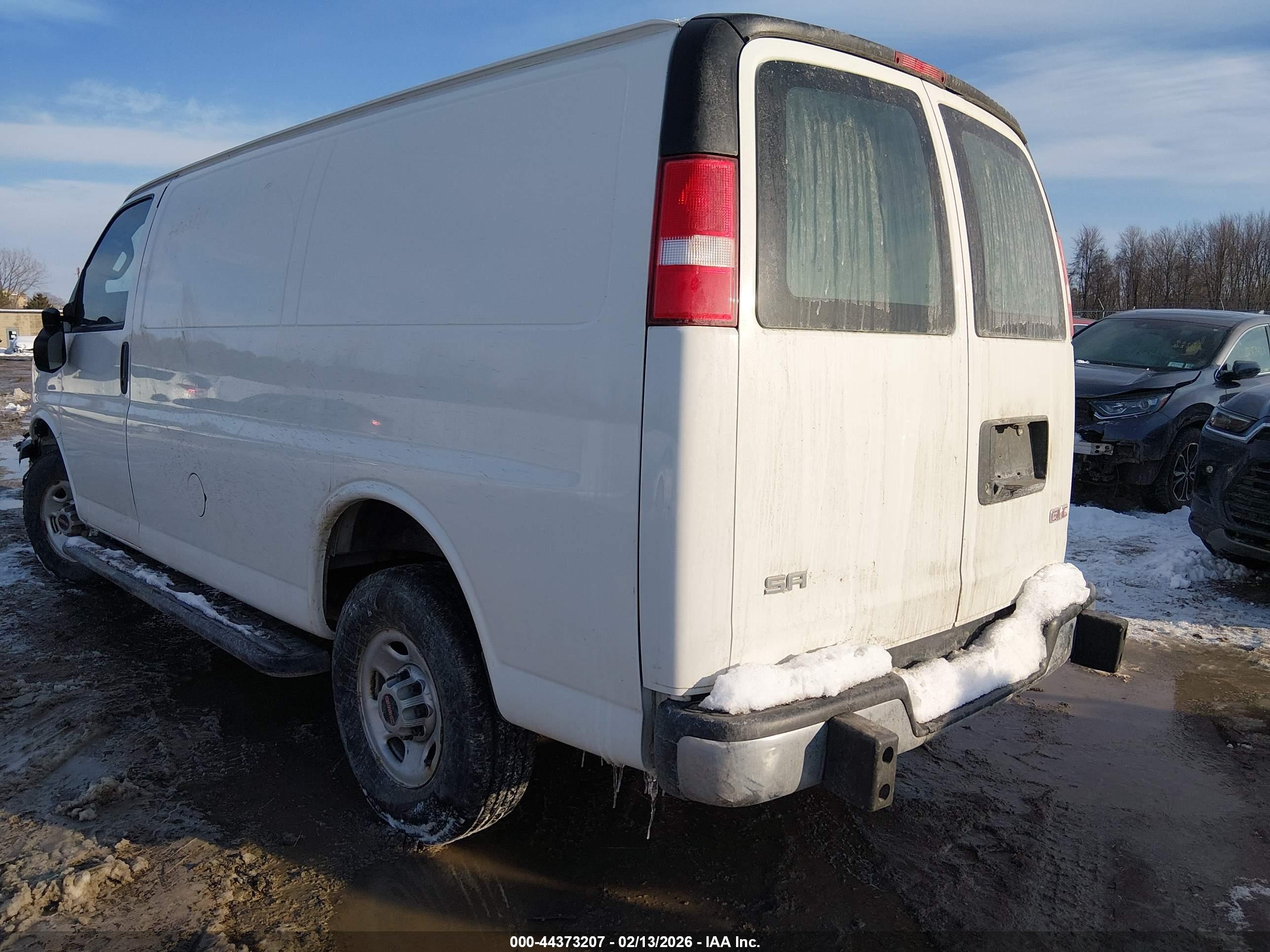 GMC SAVANA image 3