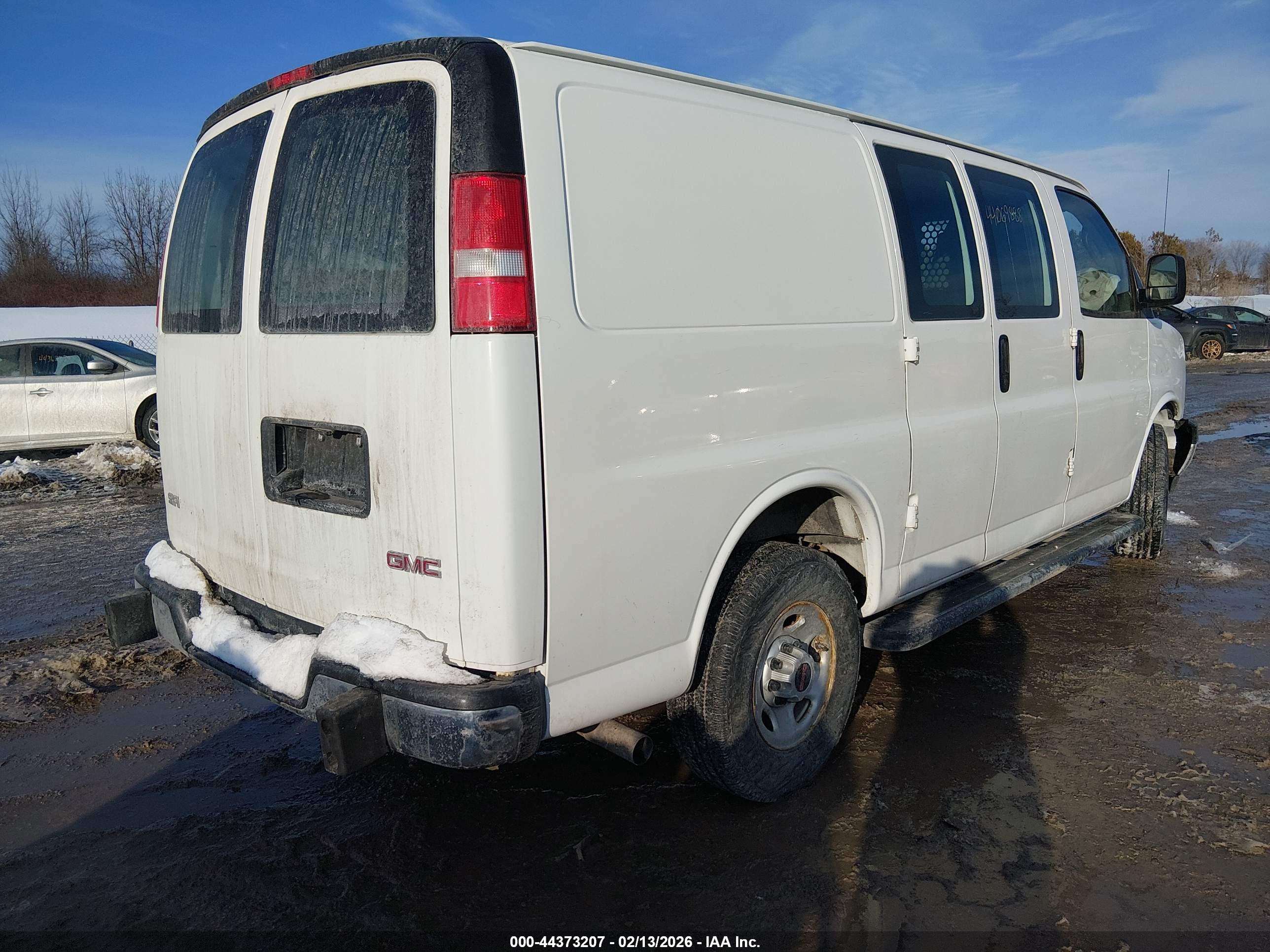 GMC SAVANA image 4