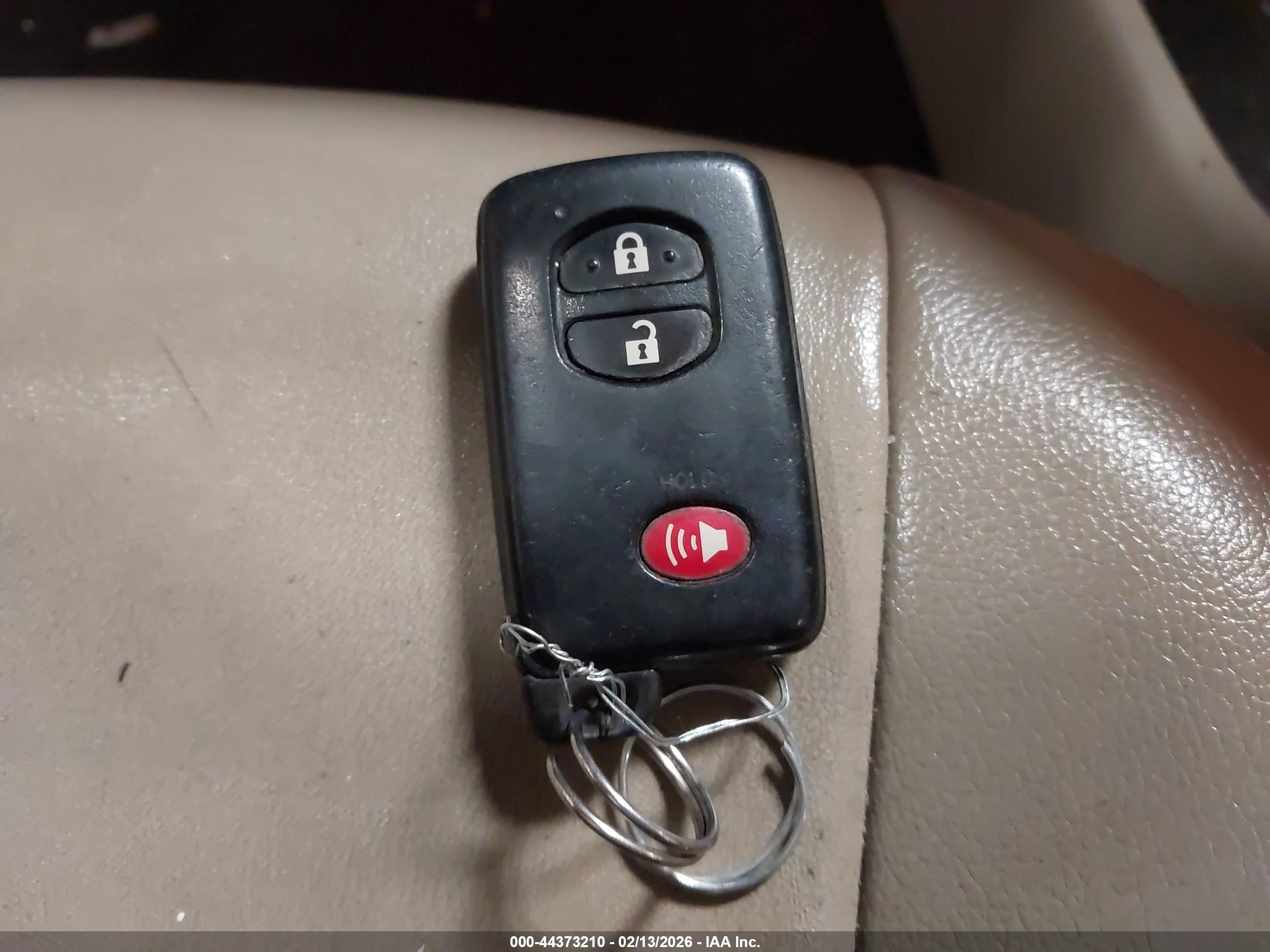 TOYOTA PRIUS image 11
