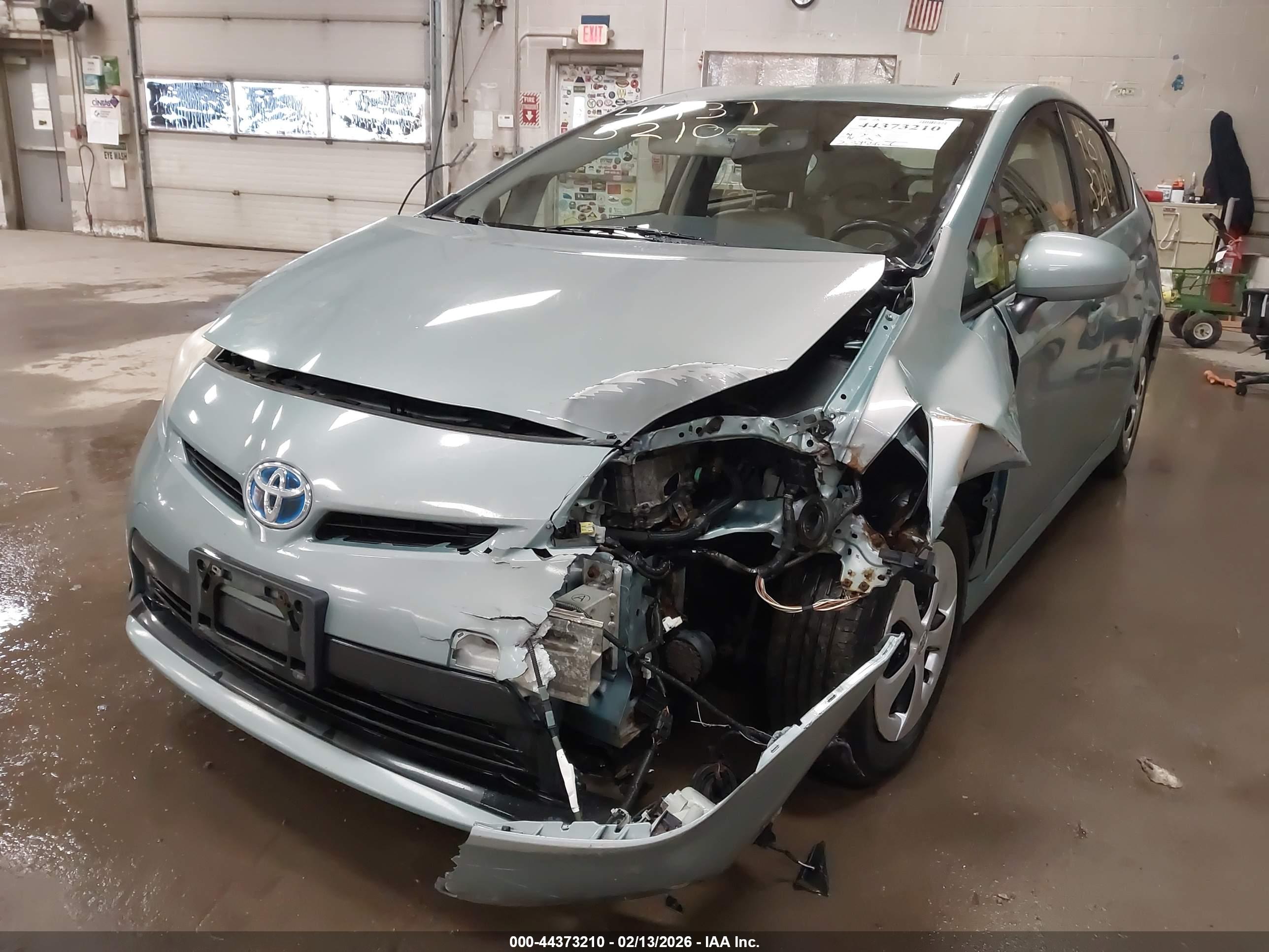 TOYOTA PRIUS image 6