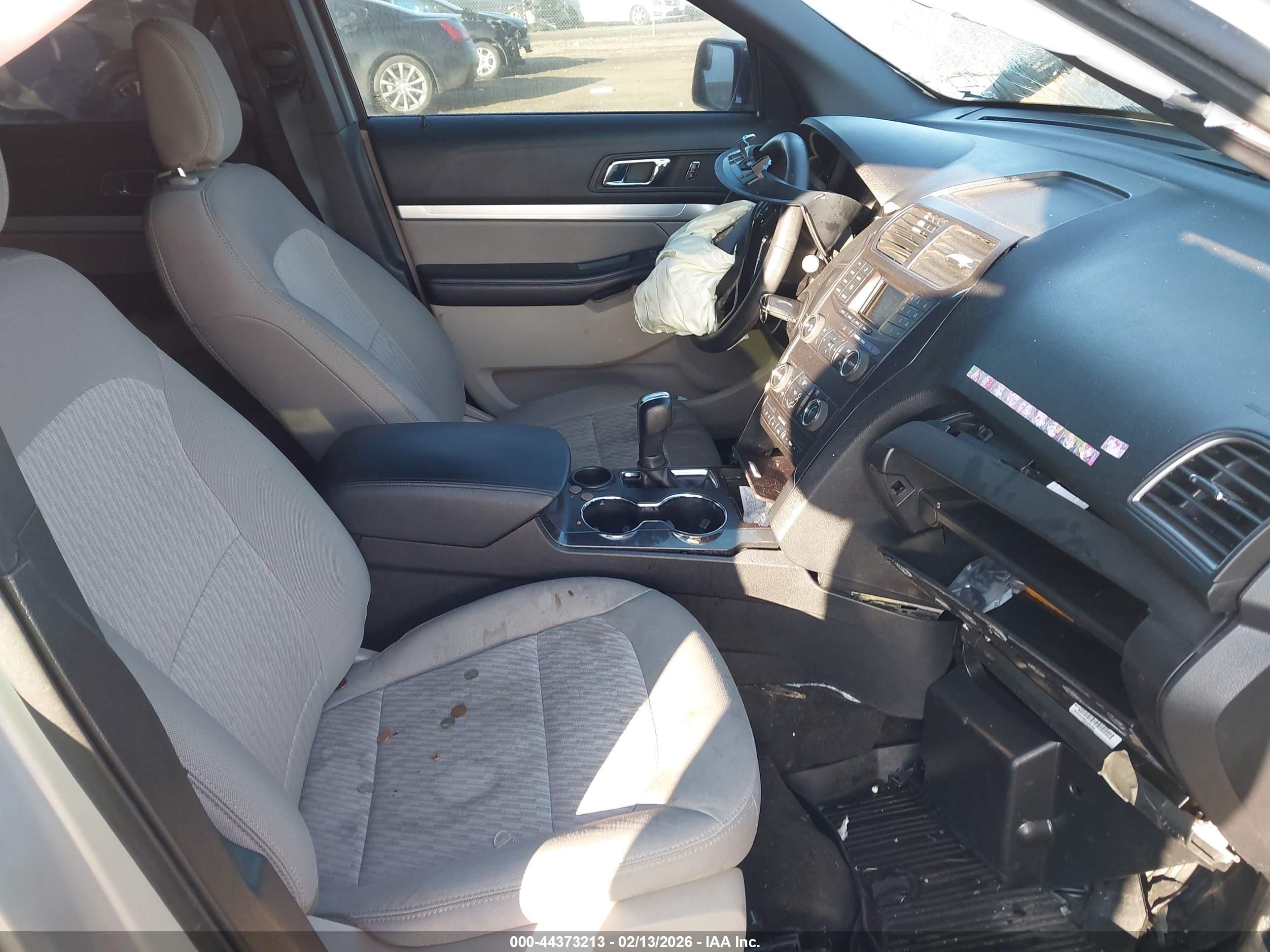 FORD EXPLORER image 5