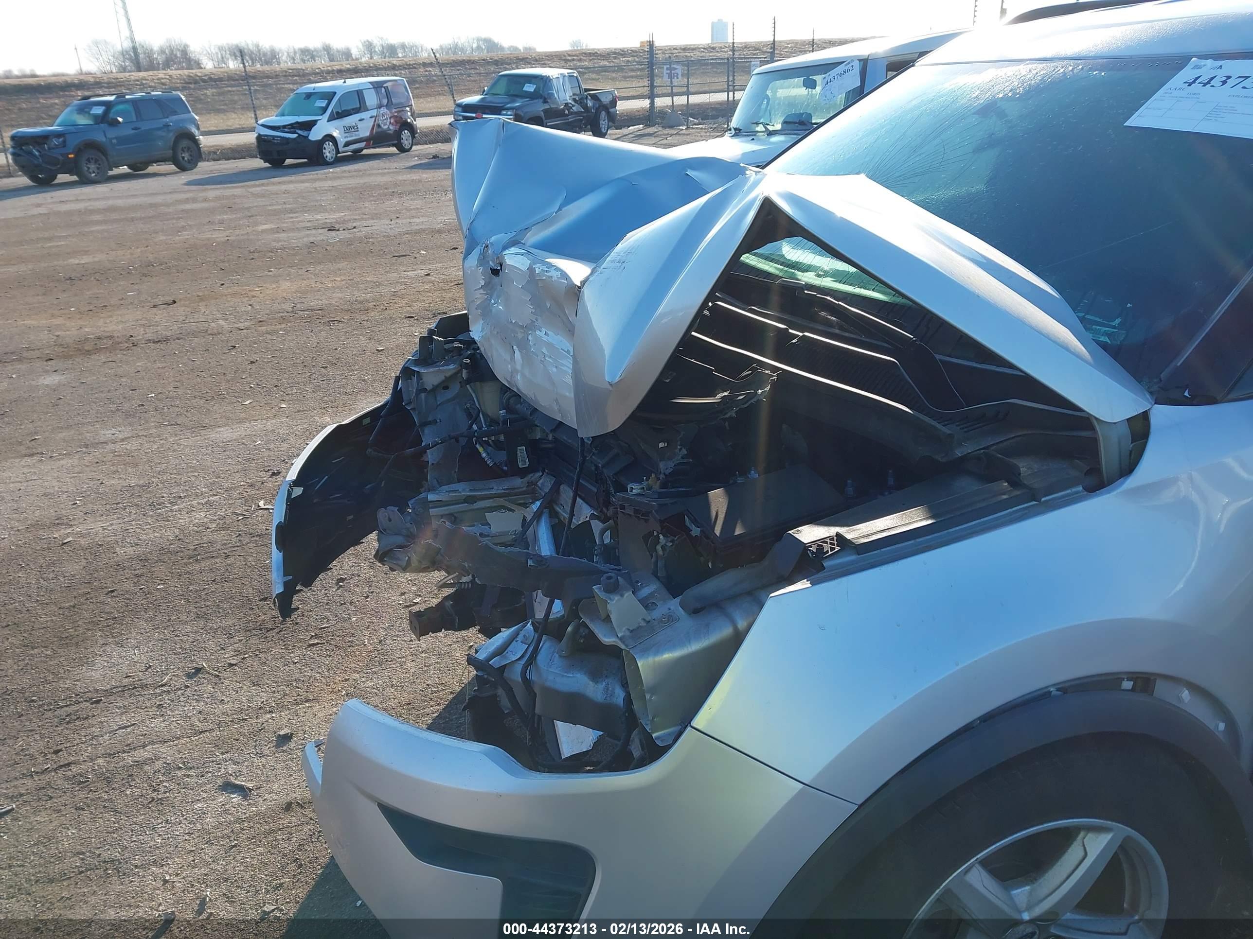 FORD EXPLORER image 6