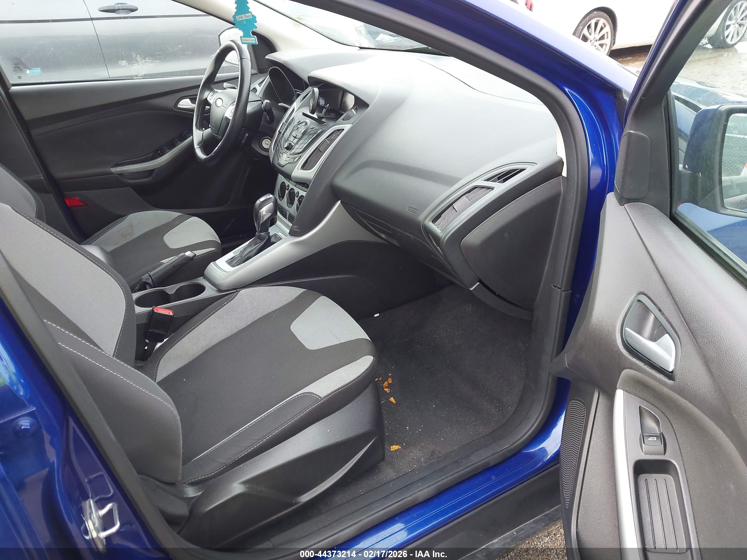 FORD FOCUS image 5