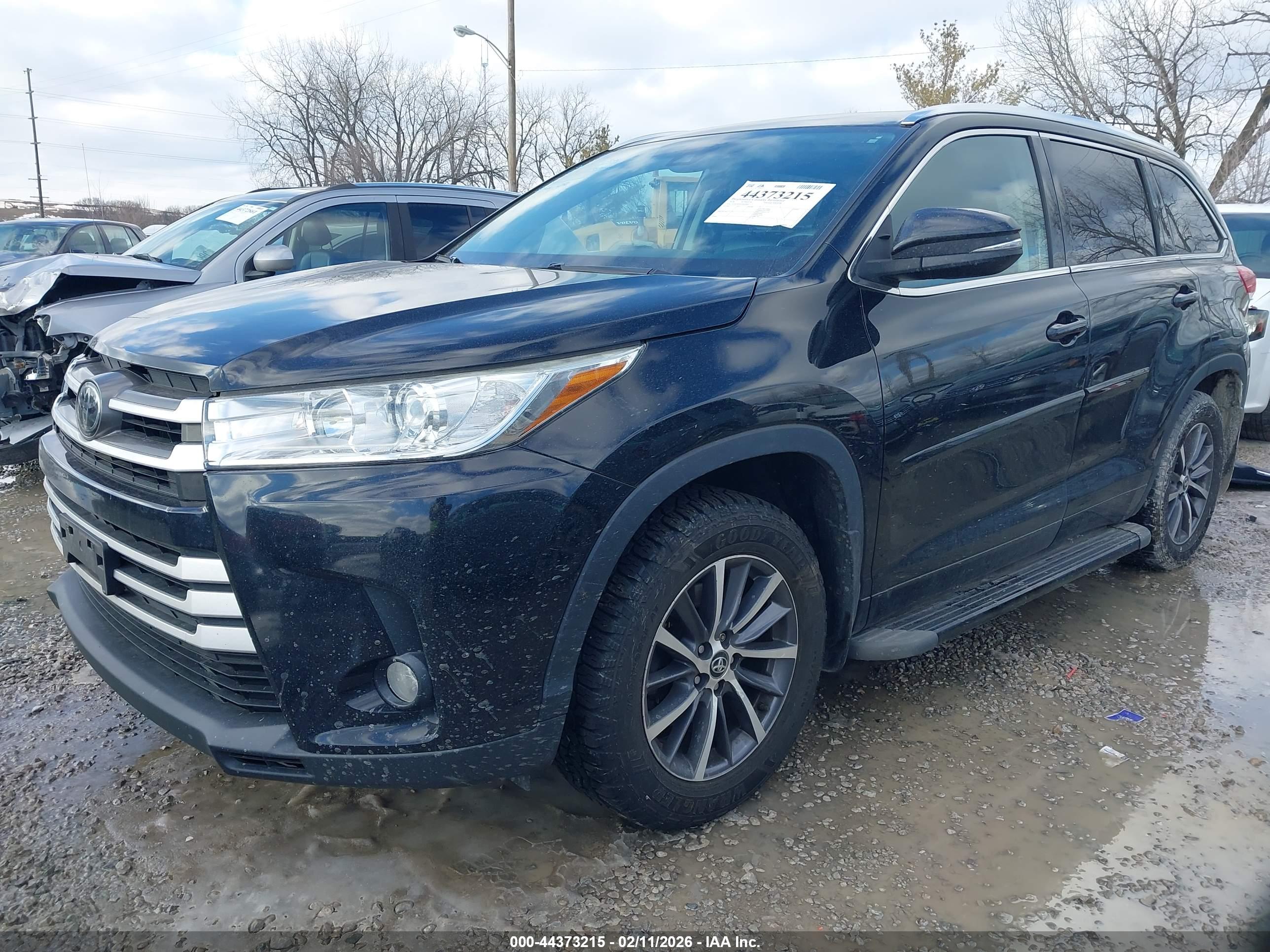 TOYOTA HIGHLANDER image 2