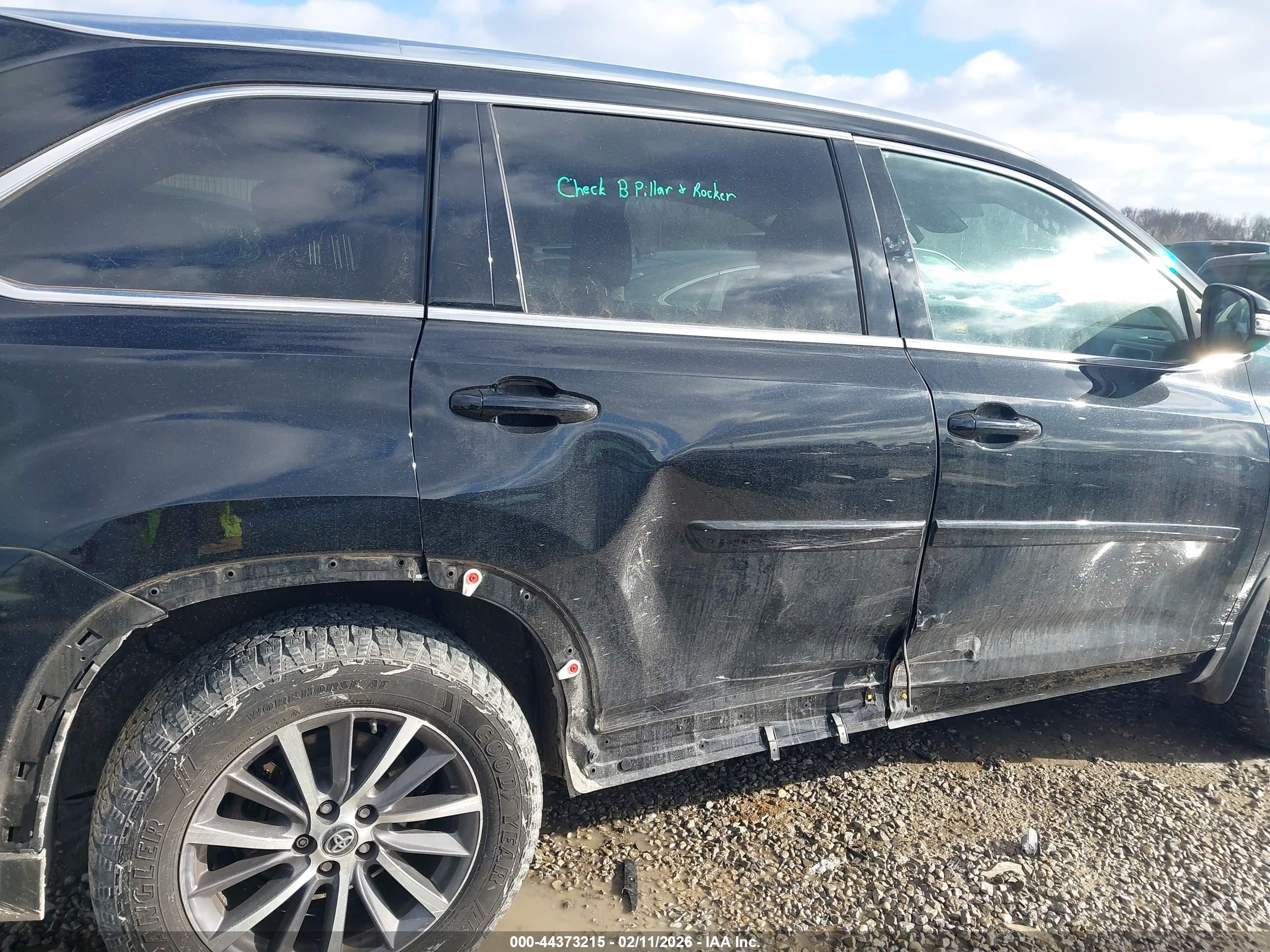 TOYOTA HIGHLANDER image 6