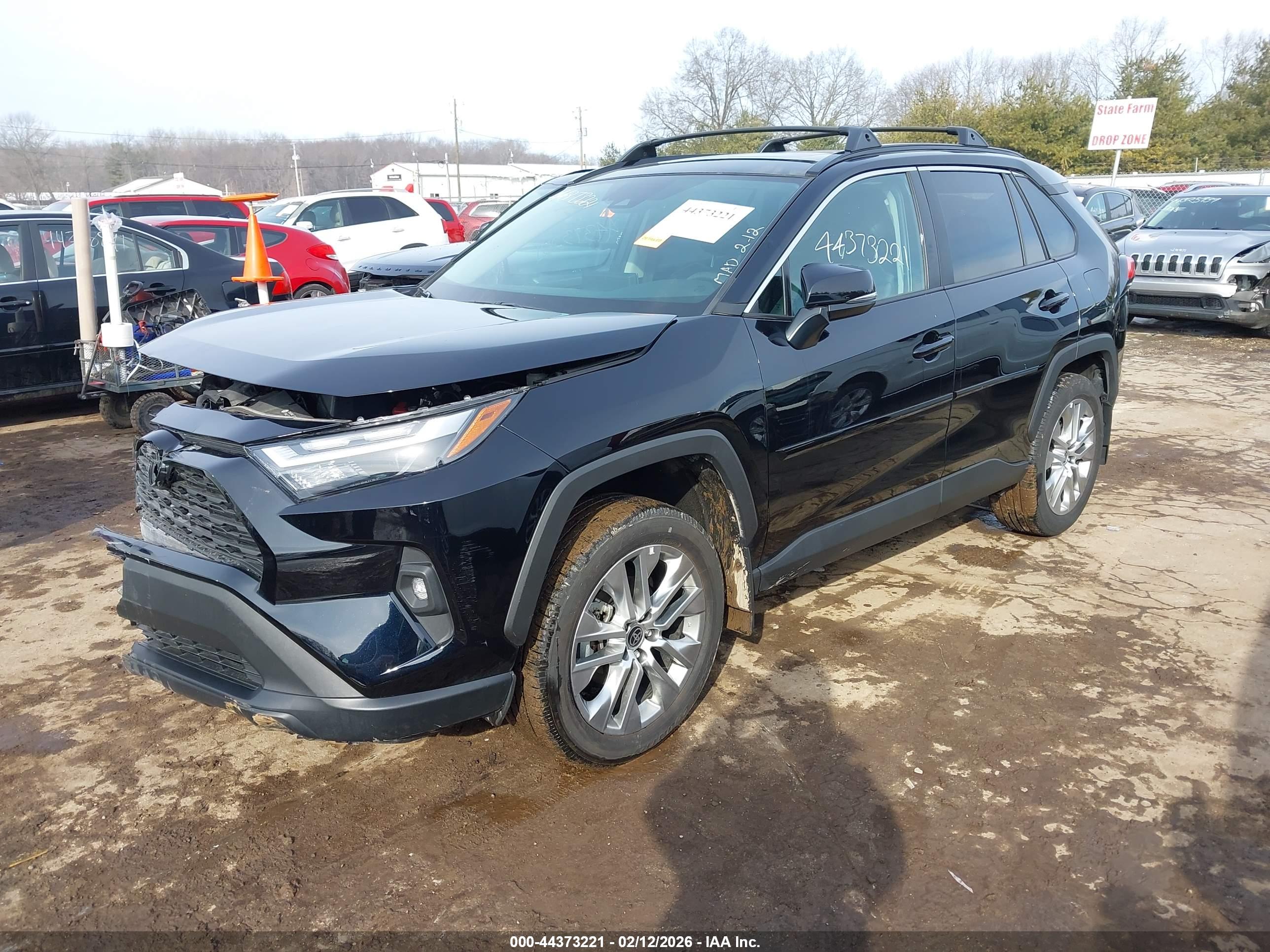TOYOTA RAV4 image 2