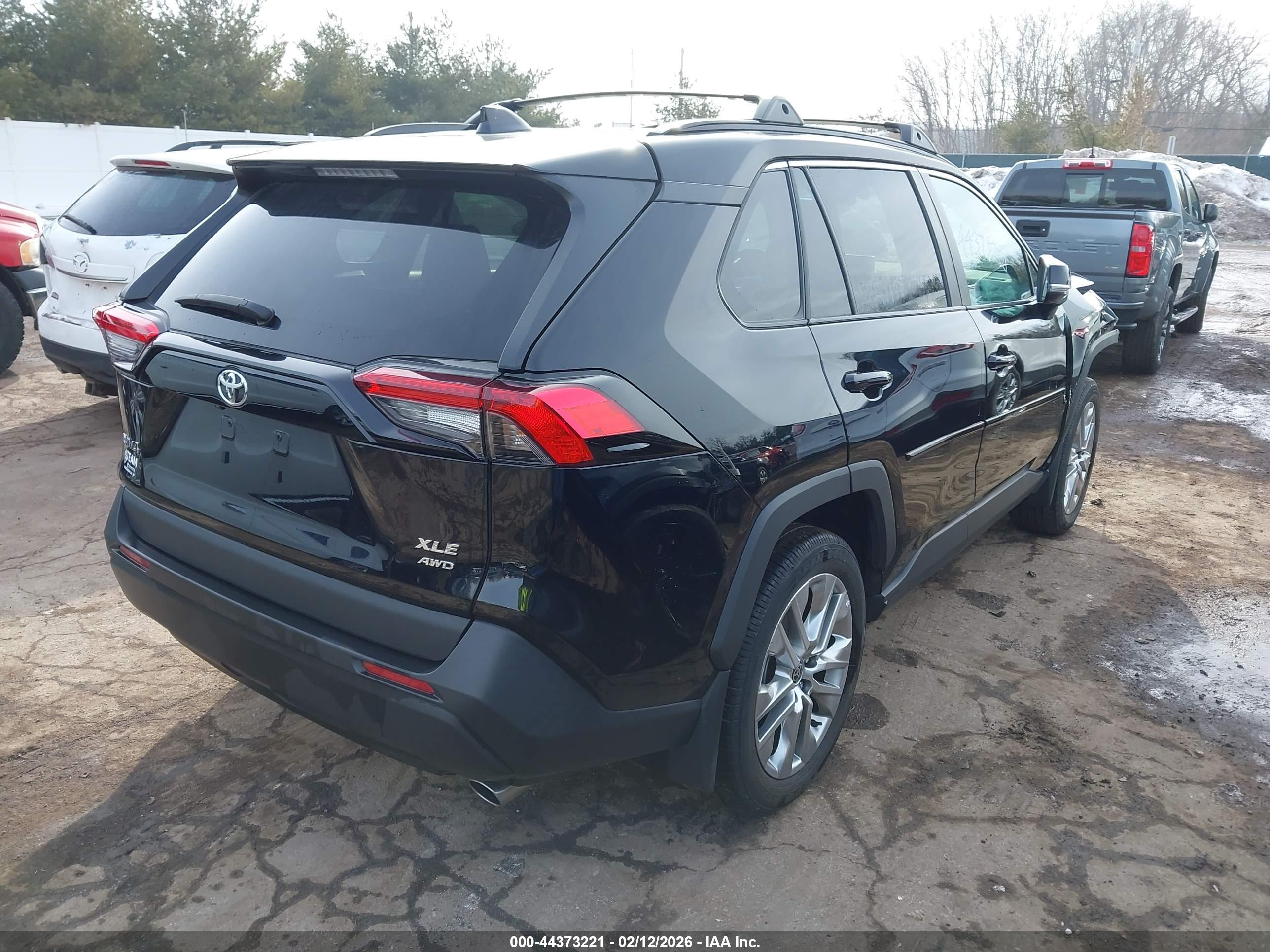 TOYOTA RAV4 image 4