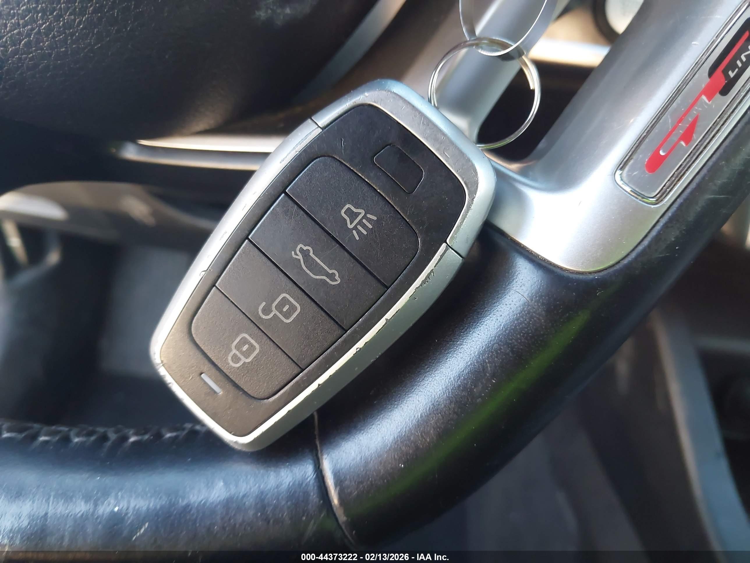 KIA K5 image 11