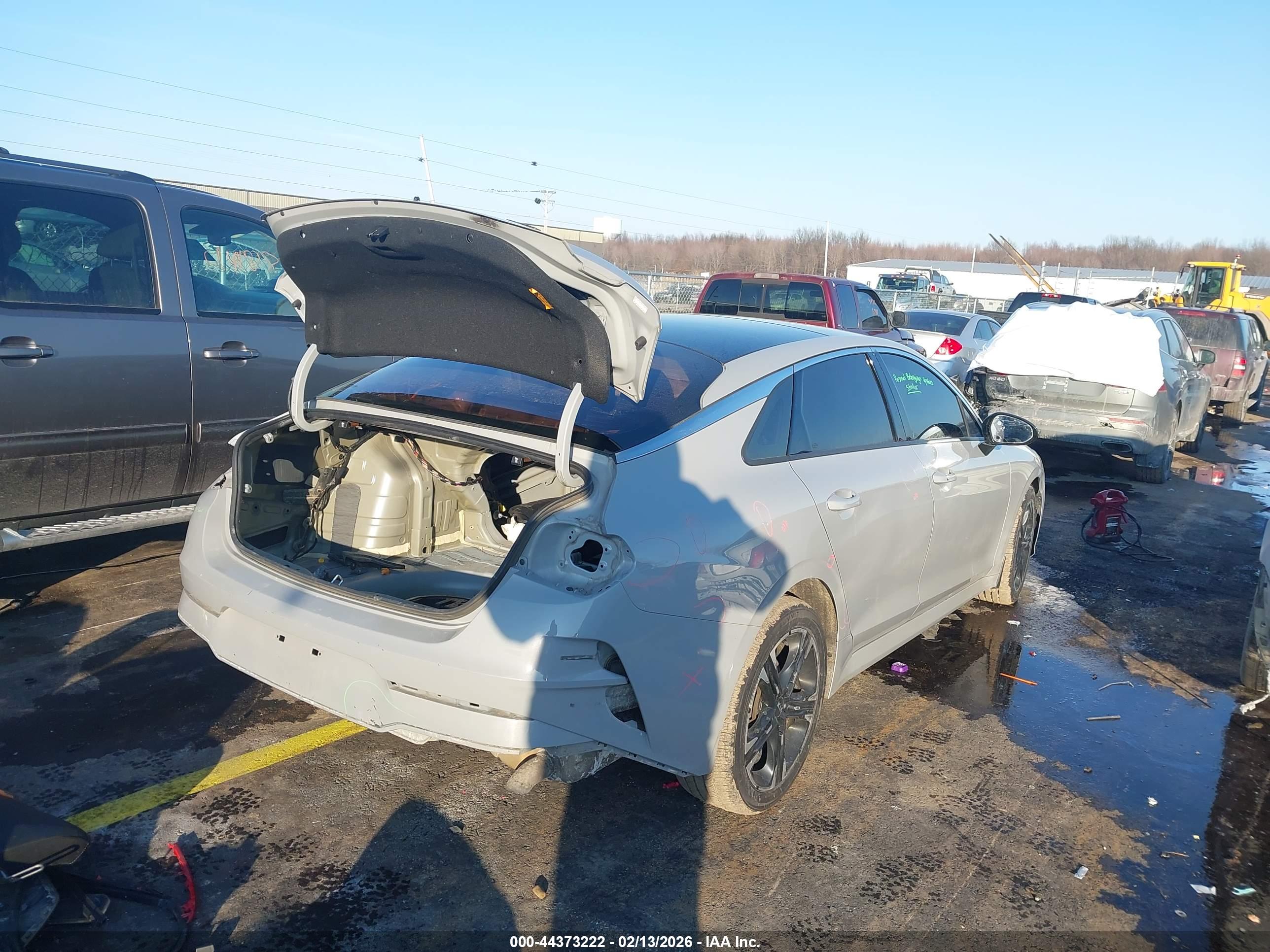KIA K5 image 4