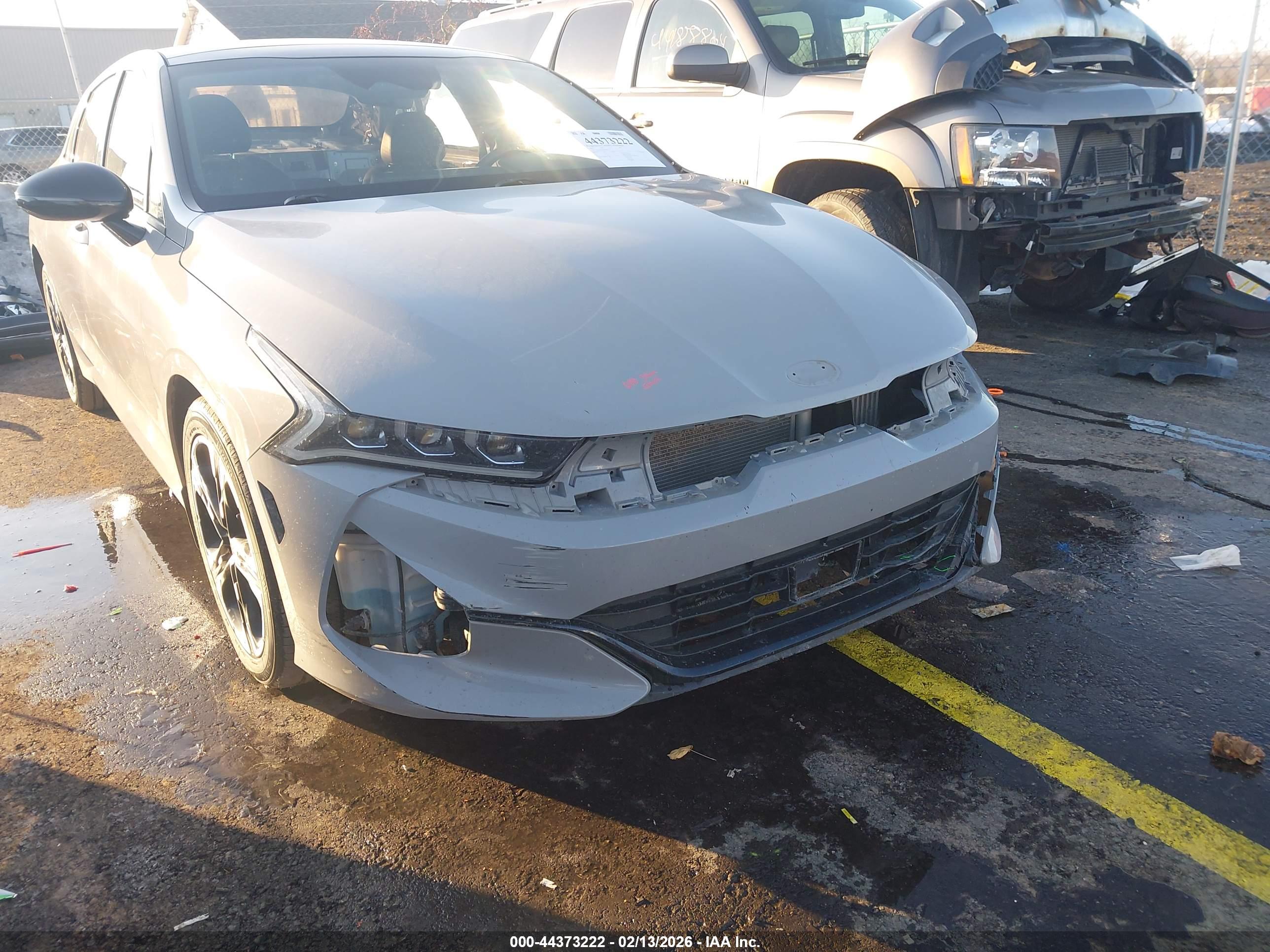KIA K5 image 6