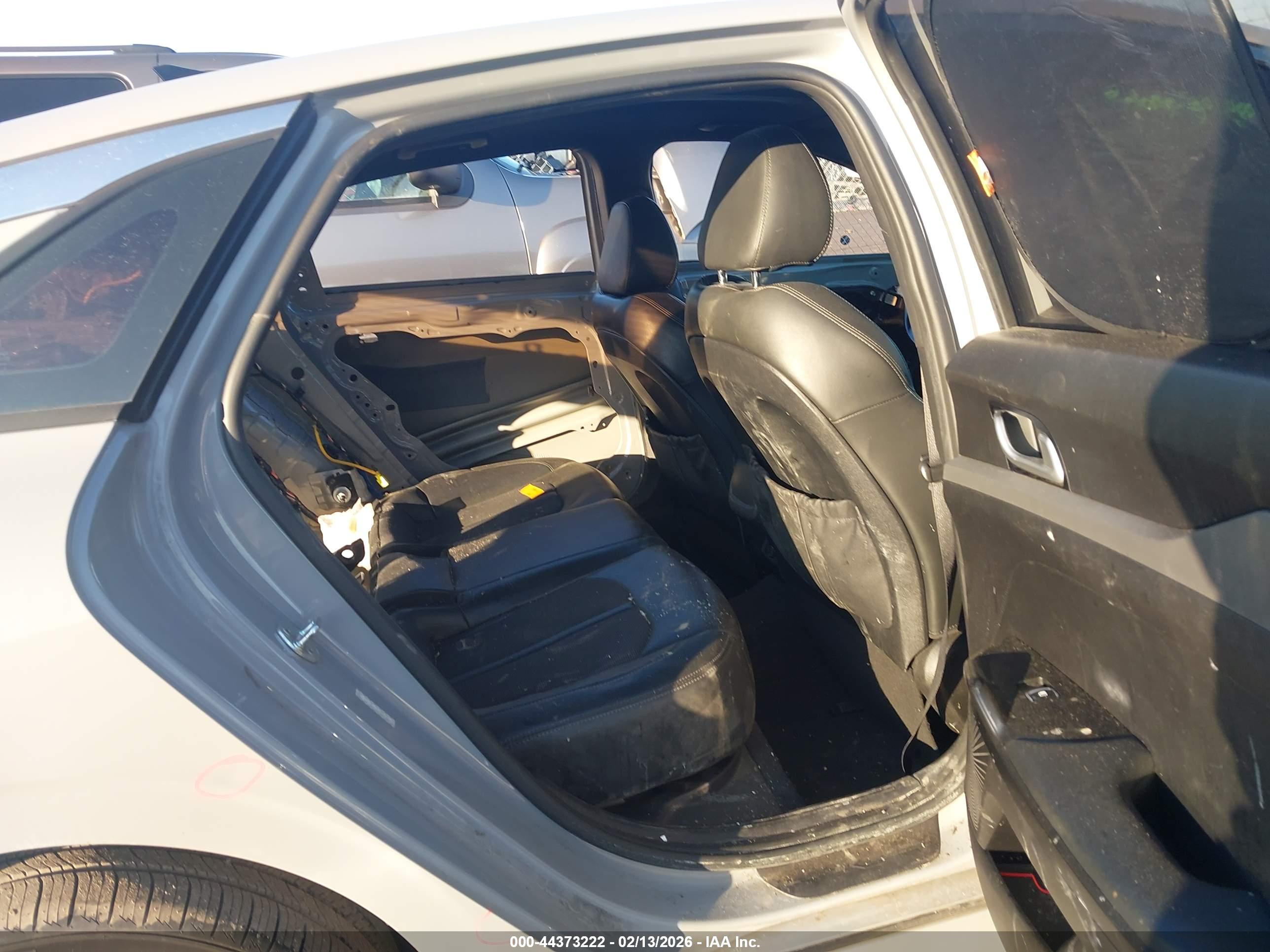 KIA K5 image 8