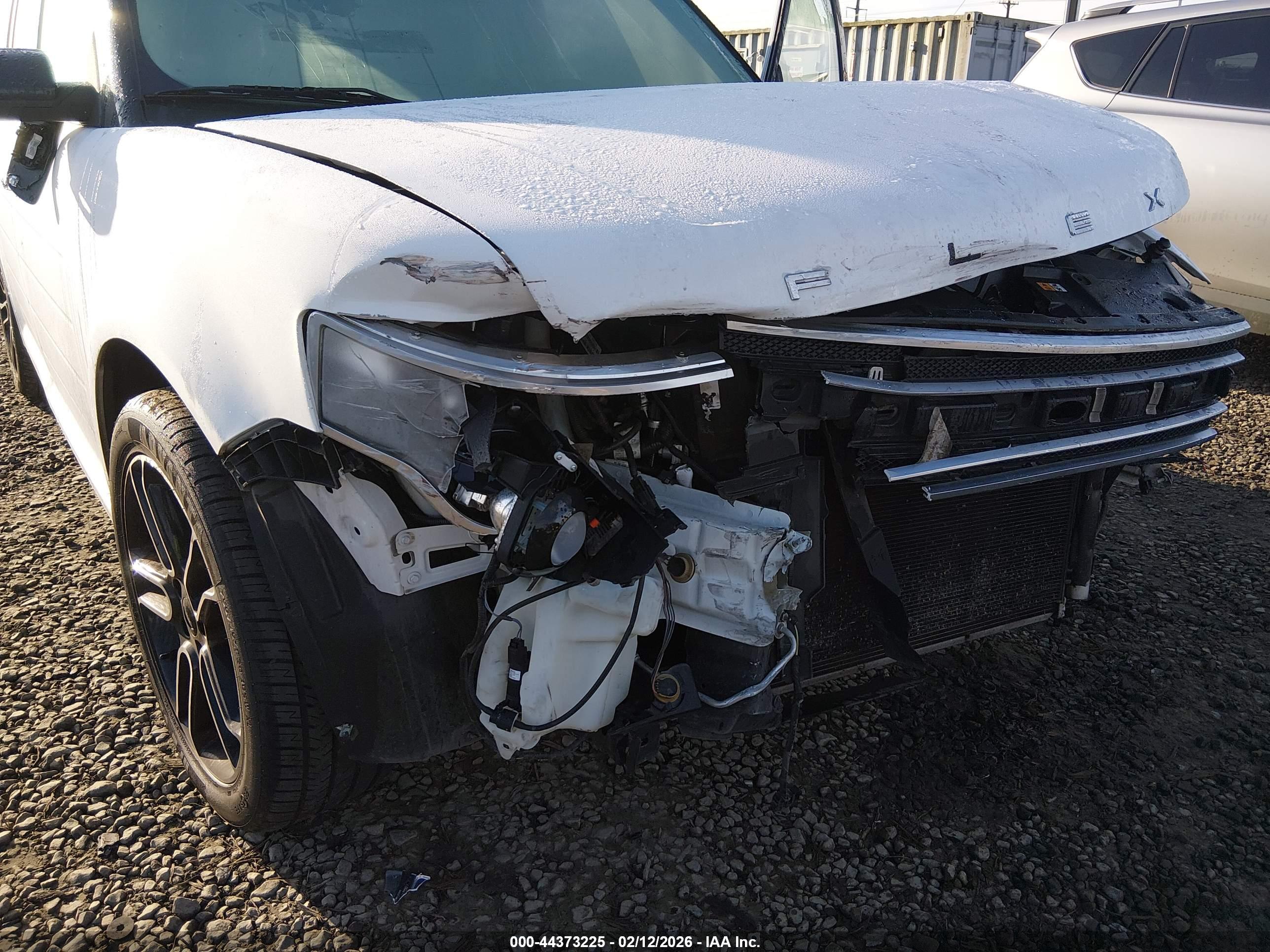 FORD FLEX image 6