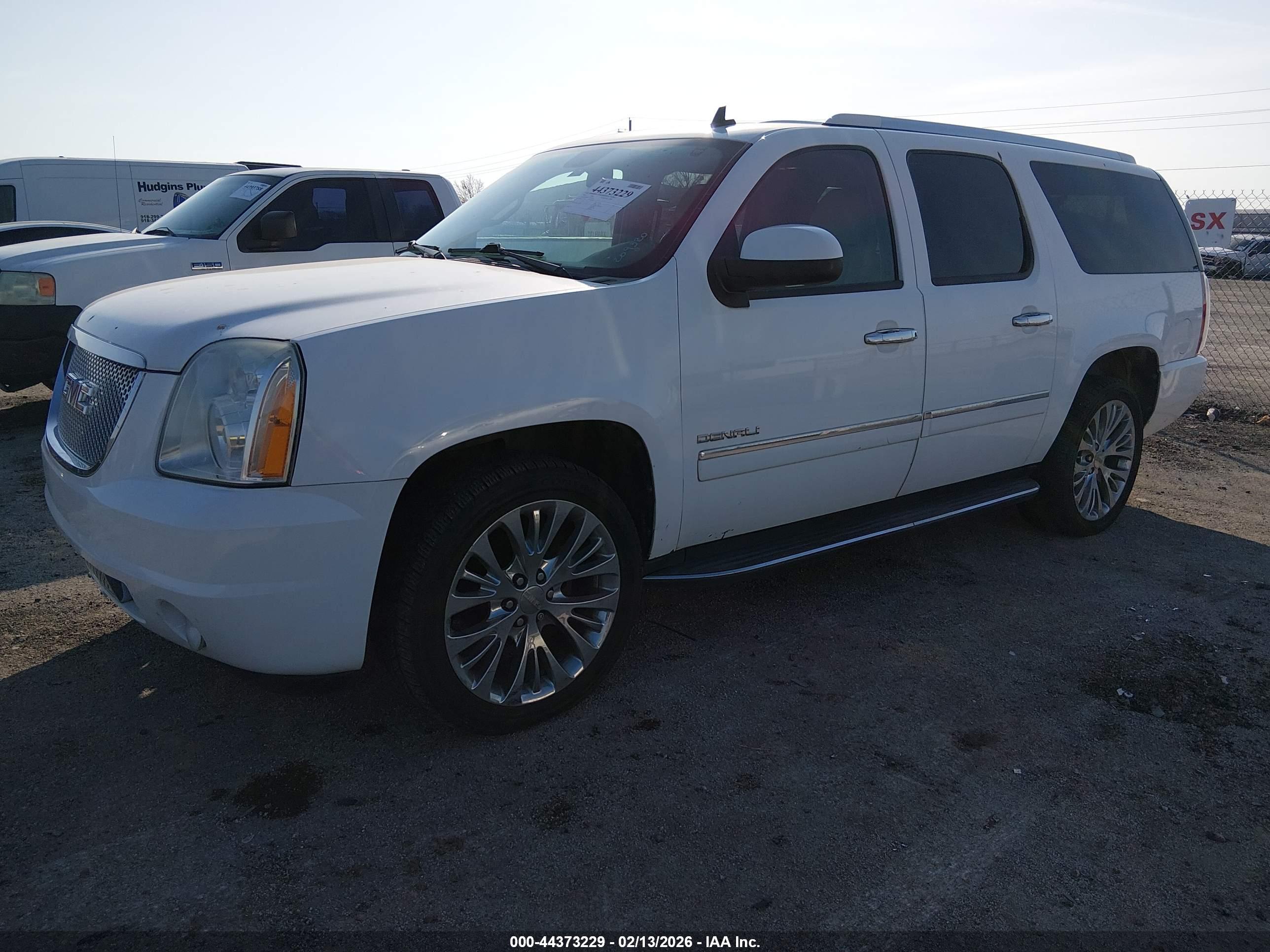 GMC YUKON image 2