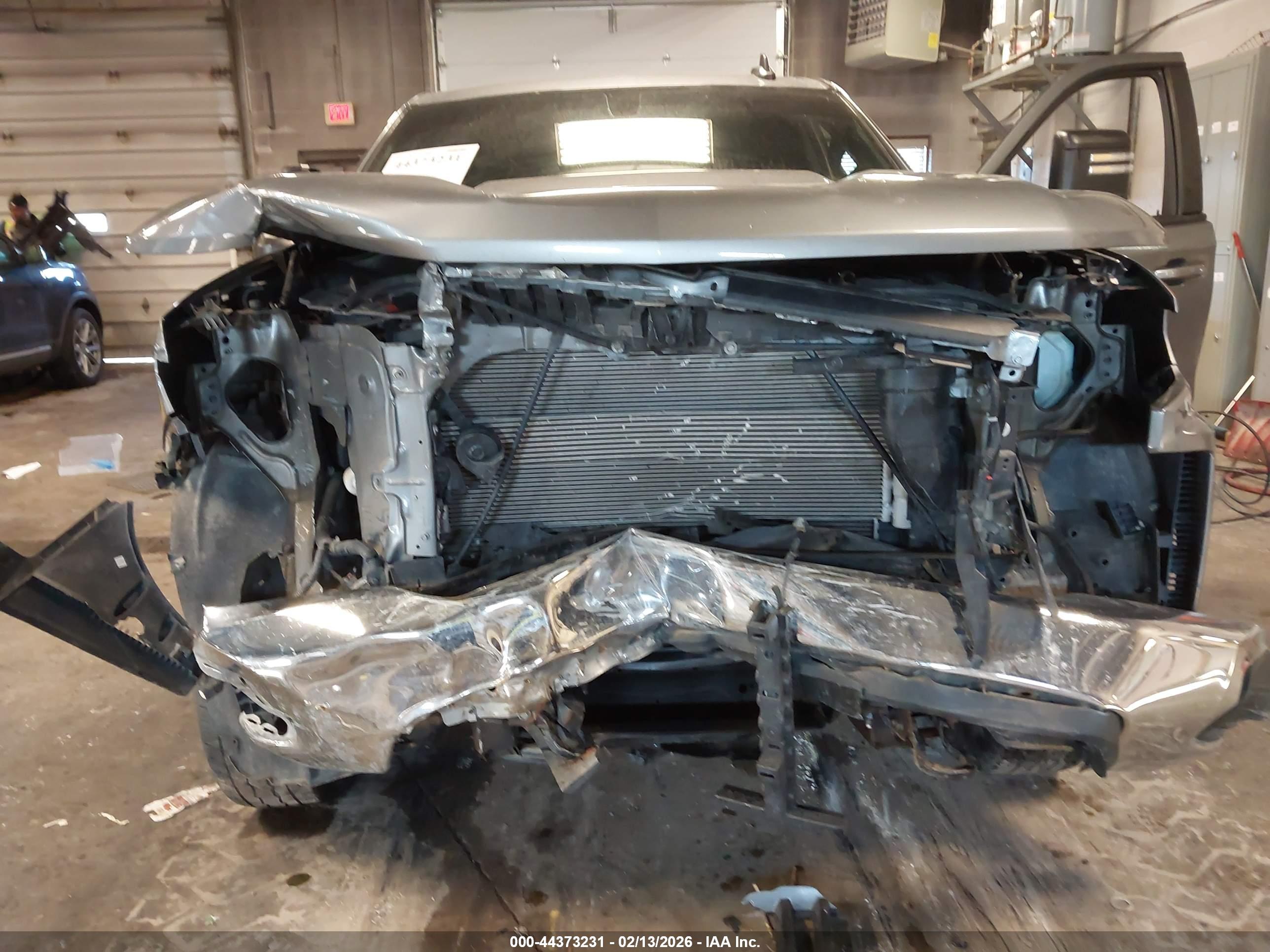 CHEVROLET SILVERADO image 6