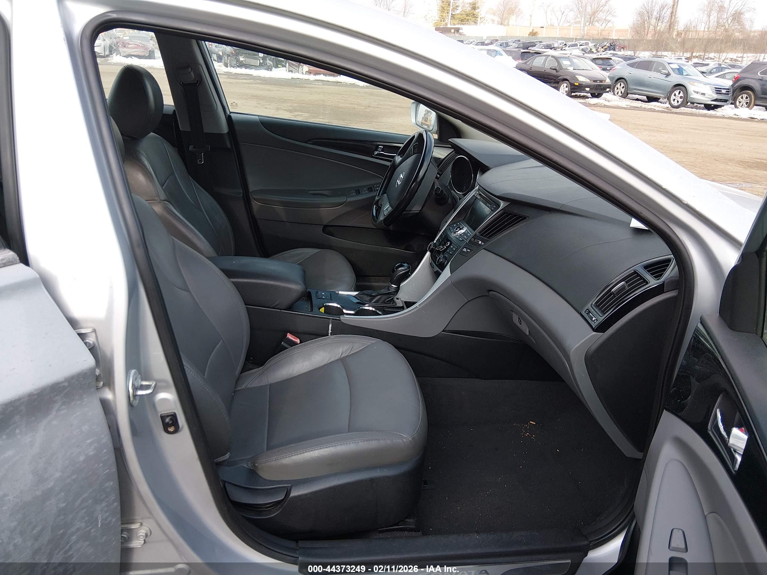 HYUNDAI SONATA image 5