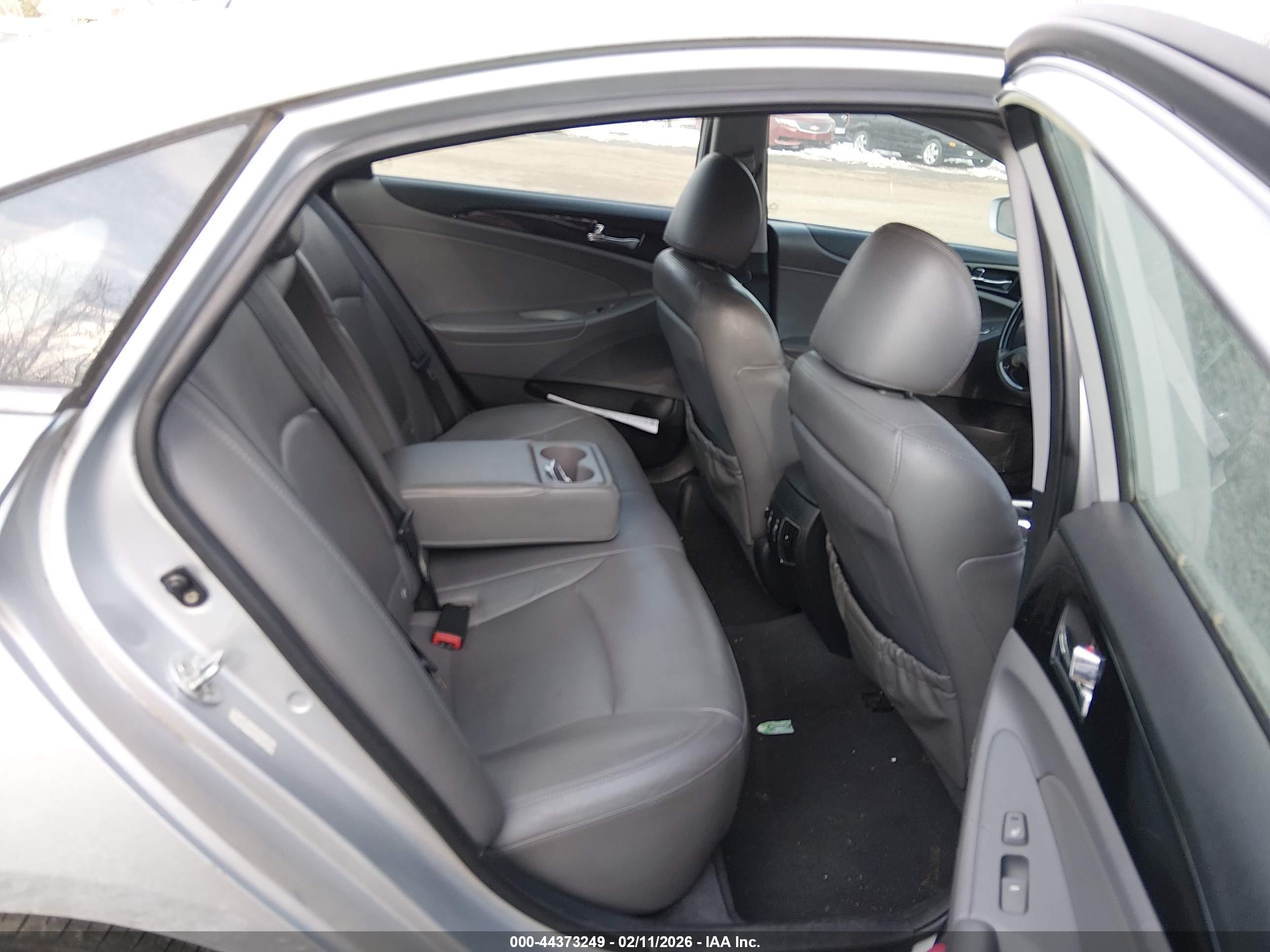 HYUNDAI SONATA image 8