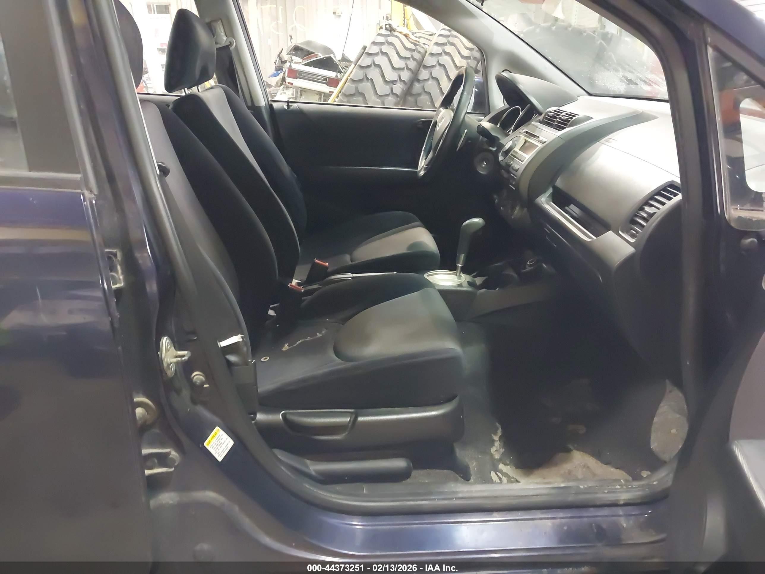 HONDA FIT image 5