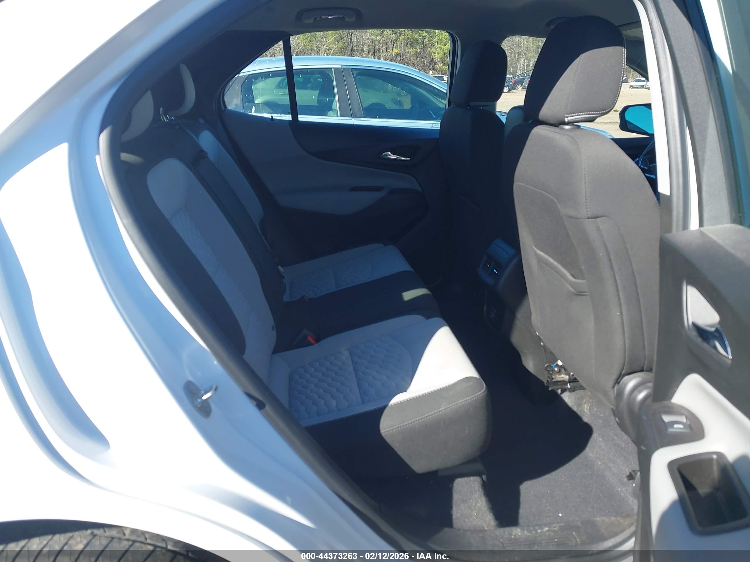 CHEVROLET EQUINOX image 8